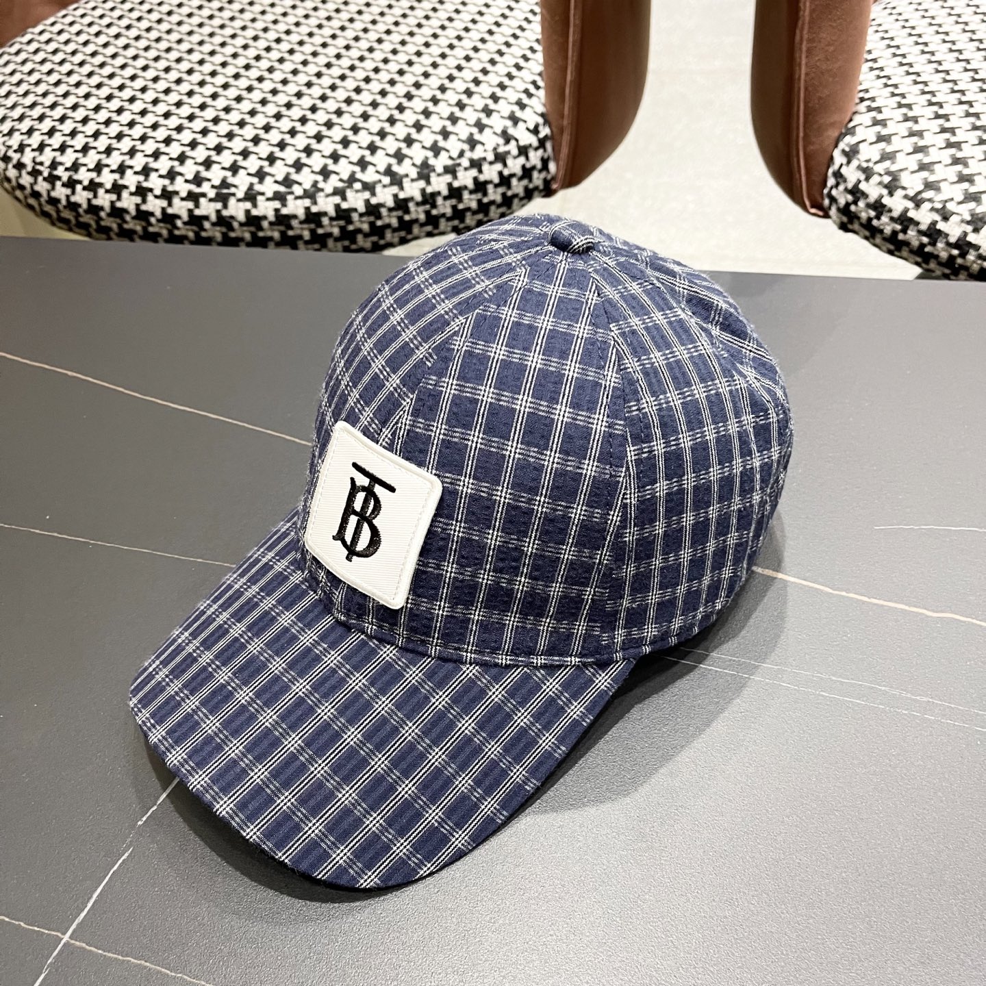  【巴宝莉BURBERRY】男女同款英伦风经典格子棒球帽
2025新款棉麻鸭舌帽遮阳透气品脸小