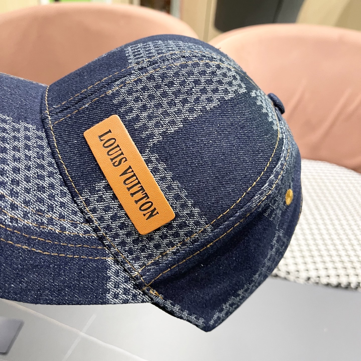  Lv路易威登2025春夏新款简约棒球帽男女情侣款时尚百
搭休闲户外遮阳鸭舌