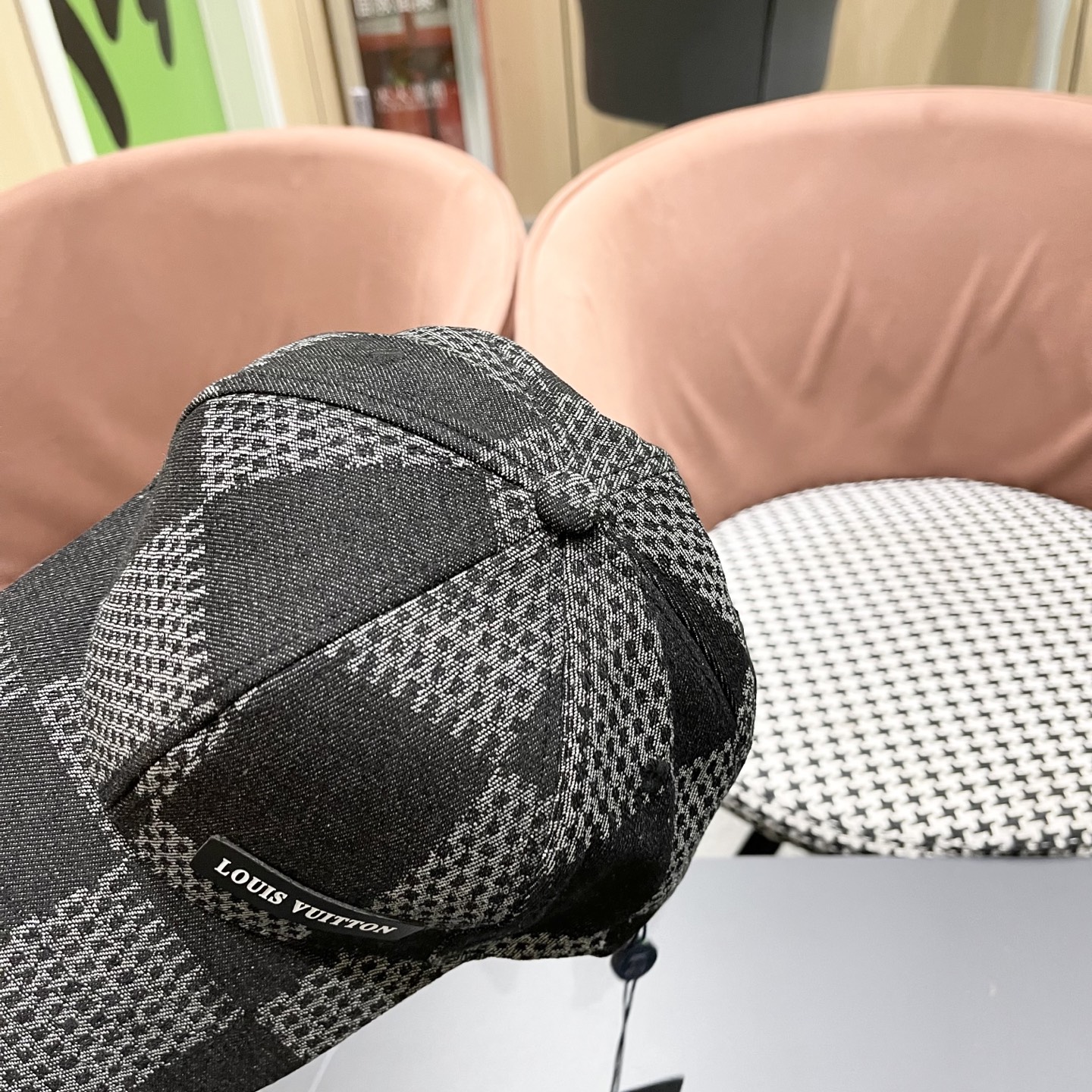  Lv路易威登2025春夏新款简约棒球帽男女情侣款时尚百
搭休闲户外遮阳鸭舌