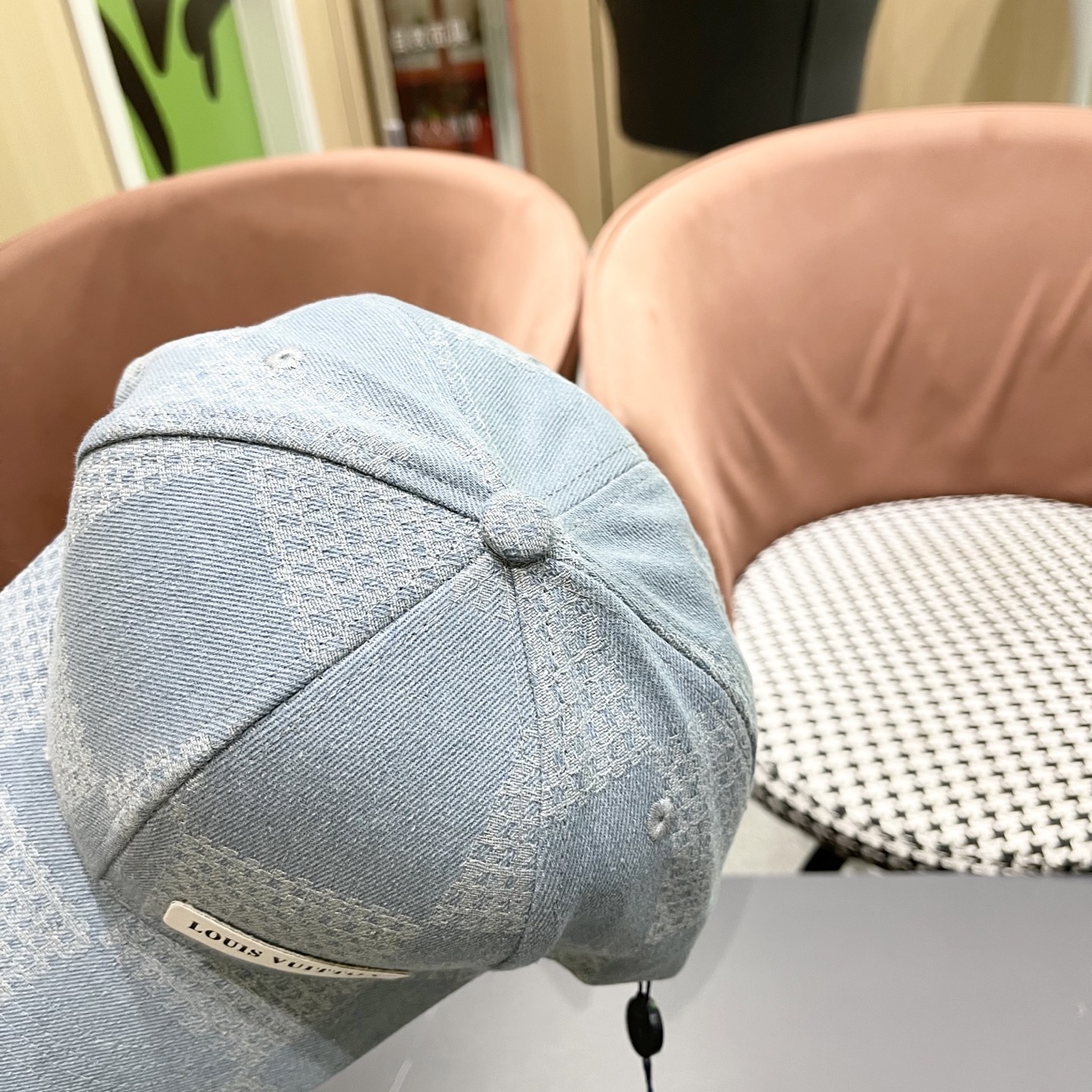  Lv路易威登2025春夏新款简约棒球帽男女情侣款时尚百
搭休闲户外遮阳鸭舌