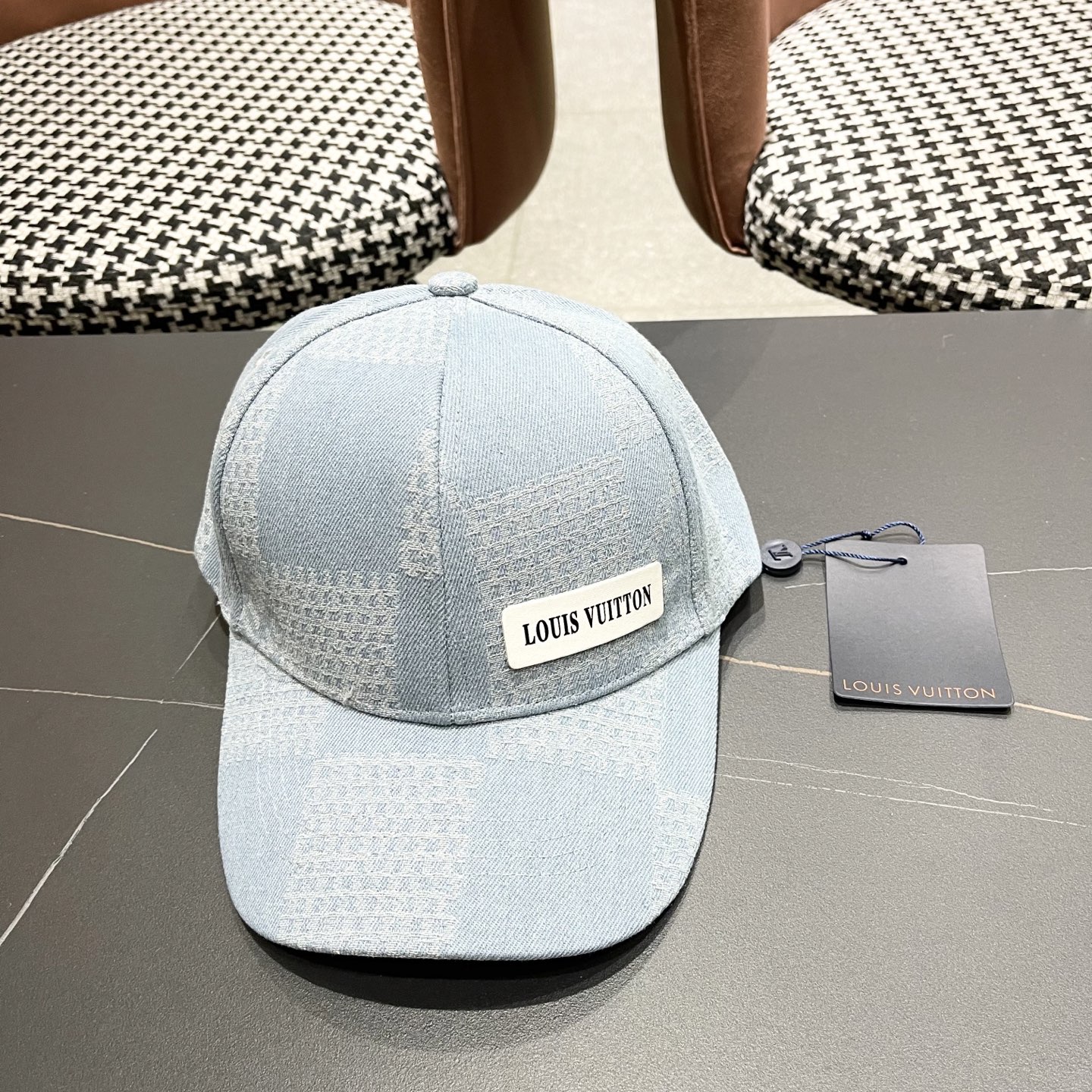 NO:356934,Lv Louis Vuitton 2025 spring and summer new simple baseball hat men and women couples fashion versatile casual outdoor sun protection baseball hat straw hat fisherman hat baseball hat, hat, louis vuitton, louis vuitton, espadrilles, hatsLv路易威登2025春夏新款简约棒球帽男女情侣款时尚百 搭休闲户外遮阳鸭舌帽子草帽渔夫帽棒球帽,帽子,louis vuitton,louis vuitton,espadrilles,hats,hat