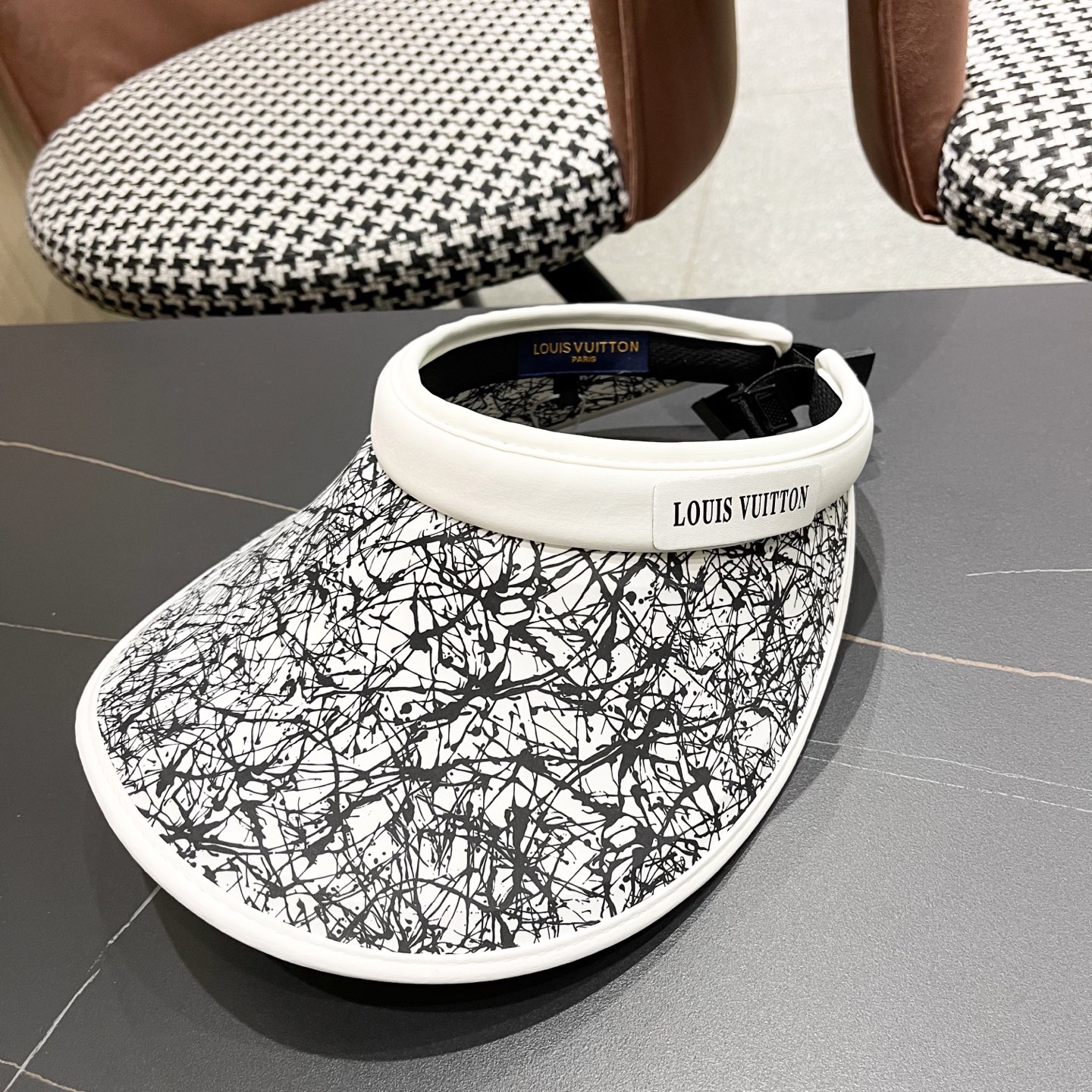 NO:357124,MONCLER Korean version of empty top hat for women in summer big hat brim sun protection sun hat outdoor riding sports UV sun hat hat straw hat fisherman hat baseball hat, hat, Moncler, espadrilles, hats蒙口MONCLER韩版空顶帽子女夏季大帽檐防晒遮阳帽户外骑行运 动防紫外线太阳帽帽子草帽渔夫帽棒球帽,帽子,Moncler,espadrilles,hats,hat