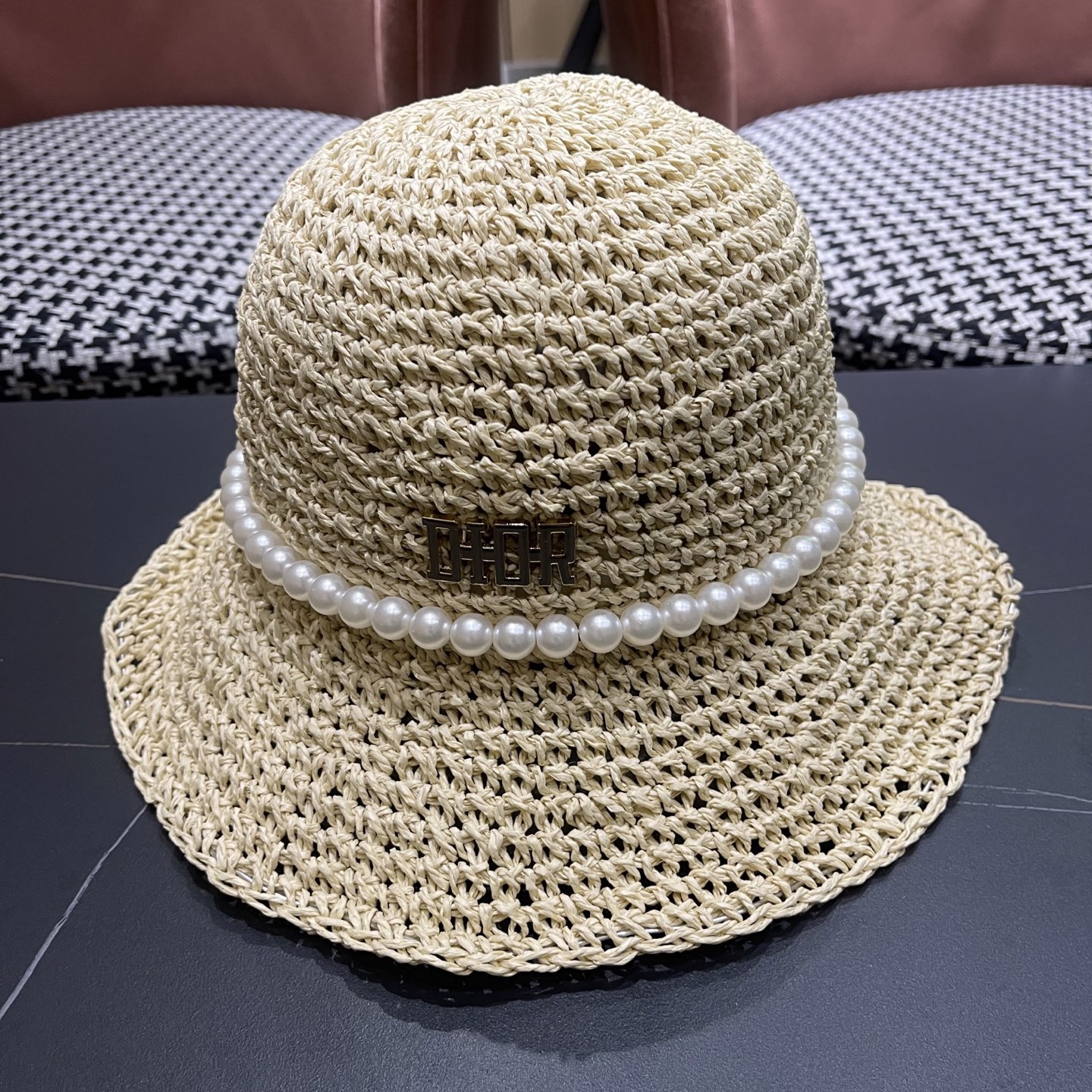 NO:356950,Dior French pearl bow straw woven fisherman hat beach sun protection hat summer beach vacation versatile sunshade hat straw pot hat straw hat fisherman hat baseball hat, hat, dior, dior, espadrilles, espadrilles, hats迪奥Dior 法式珍珠蝴蝶结草编渔夫帽沙滩防晒帽夏季海边度 假百搭遮阳草盆帽帽子草帽渔夫帽棒球帽,帽子,dior,dior,espadrilles,espadrilles,hats,hat