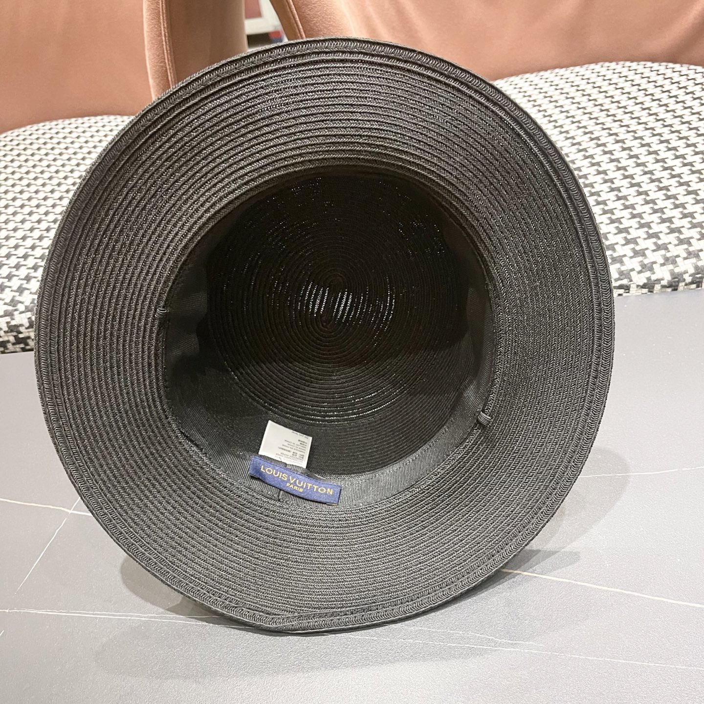  Lv路易威登 2025新款民族风草帽子女夏季时尚潮流户外出游修饰脸
型遮阳太阳帽平顶