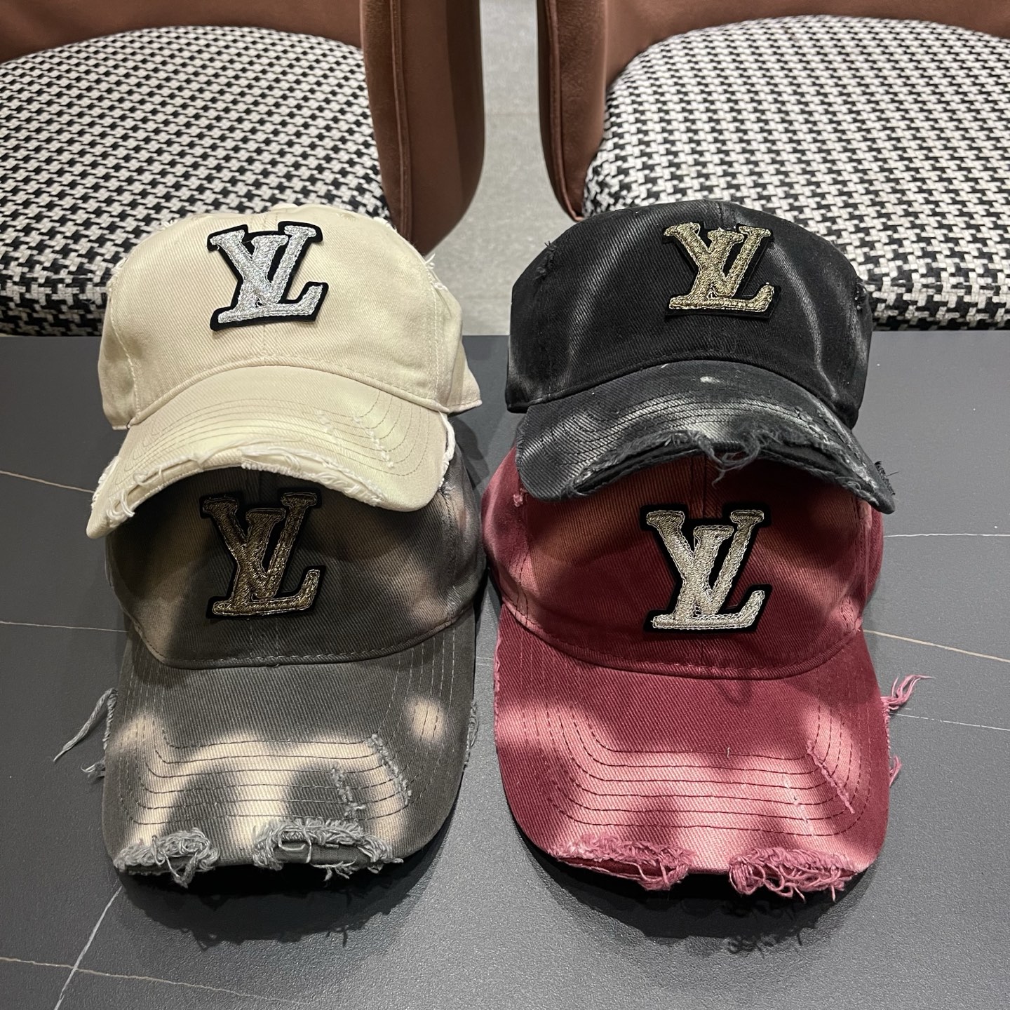  LV路易威登棒球帽  轻盈透气。完美版型，对格精准无误，原厂品质，独家实物拍摄，男女适用