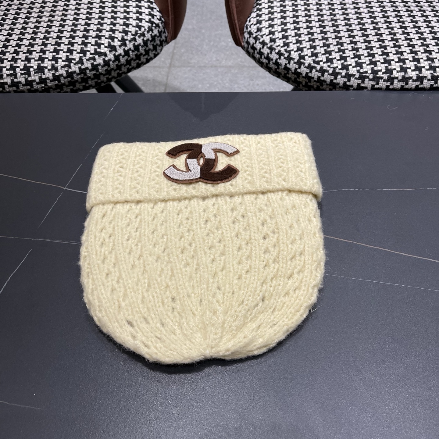  Chanel官网品质香奈儿2025秋冬网红时尚博主推荐款毛线帽，小红书爆款，手感超柔软舒适的针织线帽，