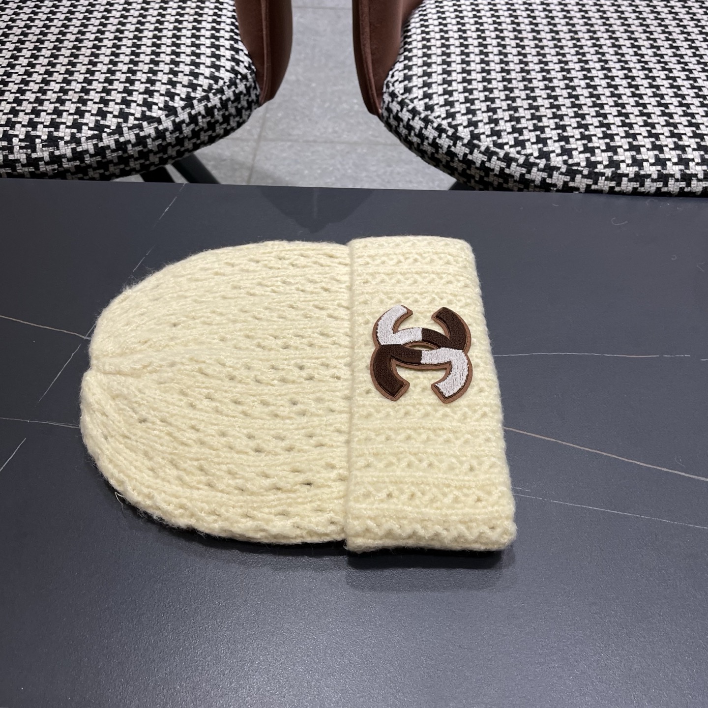  Chanel官网品质香奈儿2025秋冬网红时尚博主推荐款毛线帽，小红书爆款，手感超柔软舒适的针织线帽，