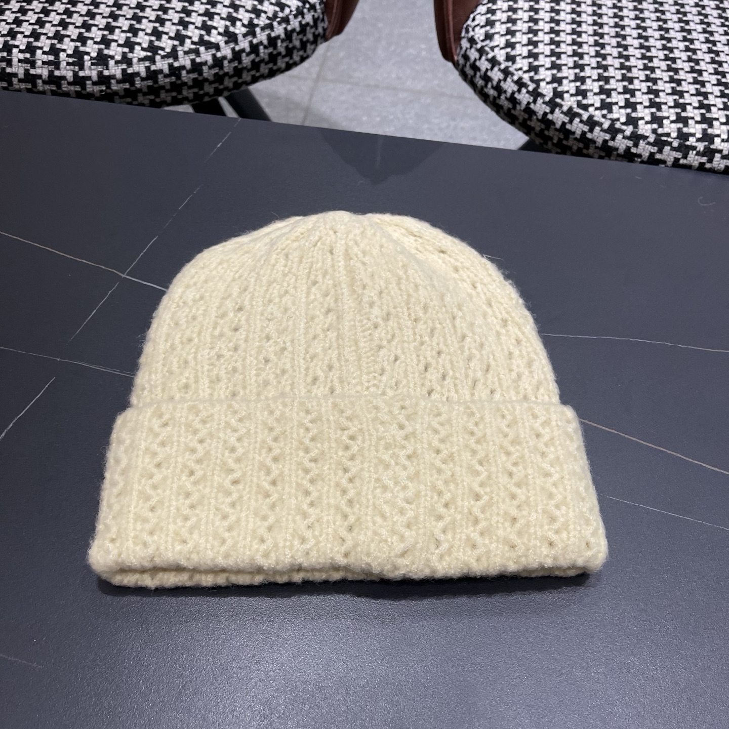  Chanel官网品质香奈儿2025秋冬网红时尚博主推荐款毛线帽，小红书爆款，手感超柔软舒适的针织线帽，