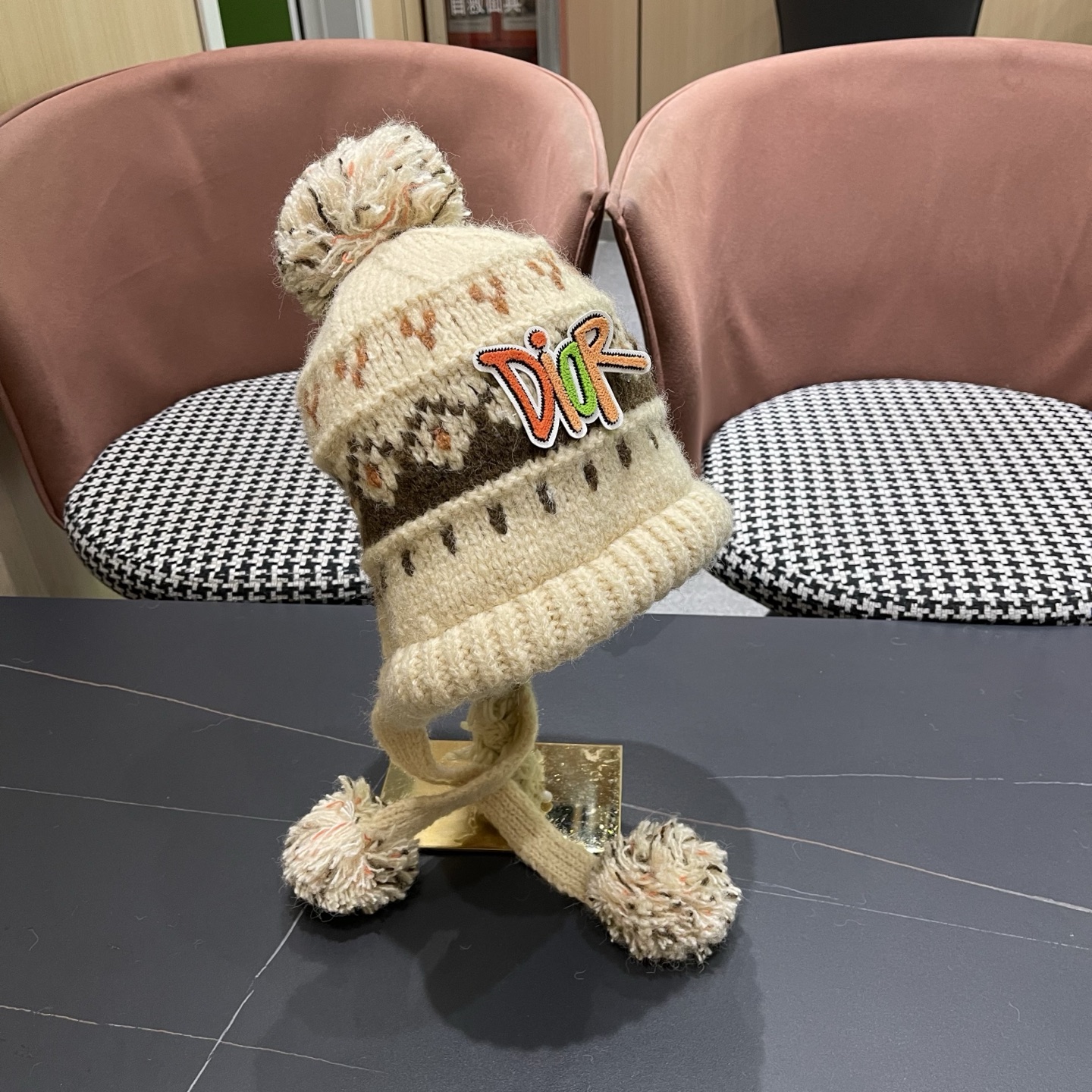  👒迪奥Dior👒 秋冬季民族风绒球针织毛线帽子女显脸小护耳保暖防寒包头雷锋帽子