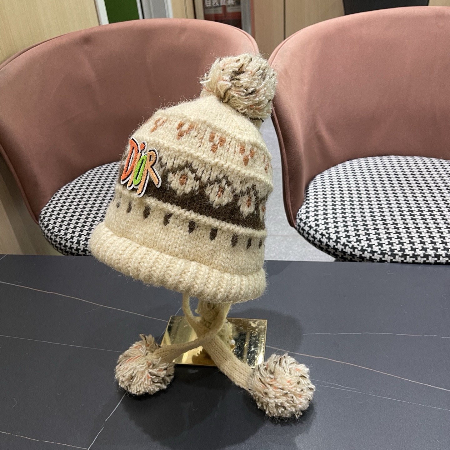  👒迪奥Dior👒 秋冬季民族风绒球针织毛线帽子女显脸小护耳保暖防寒包头雷锋帽子