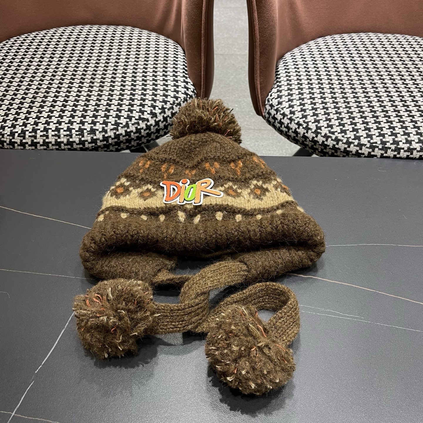  👒迪奥Dior👒 秋冬季民族风绒球针织毛线帽子女显脸小护耳保暖防寒包头雷锋帽子