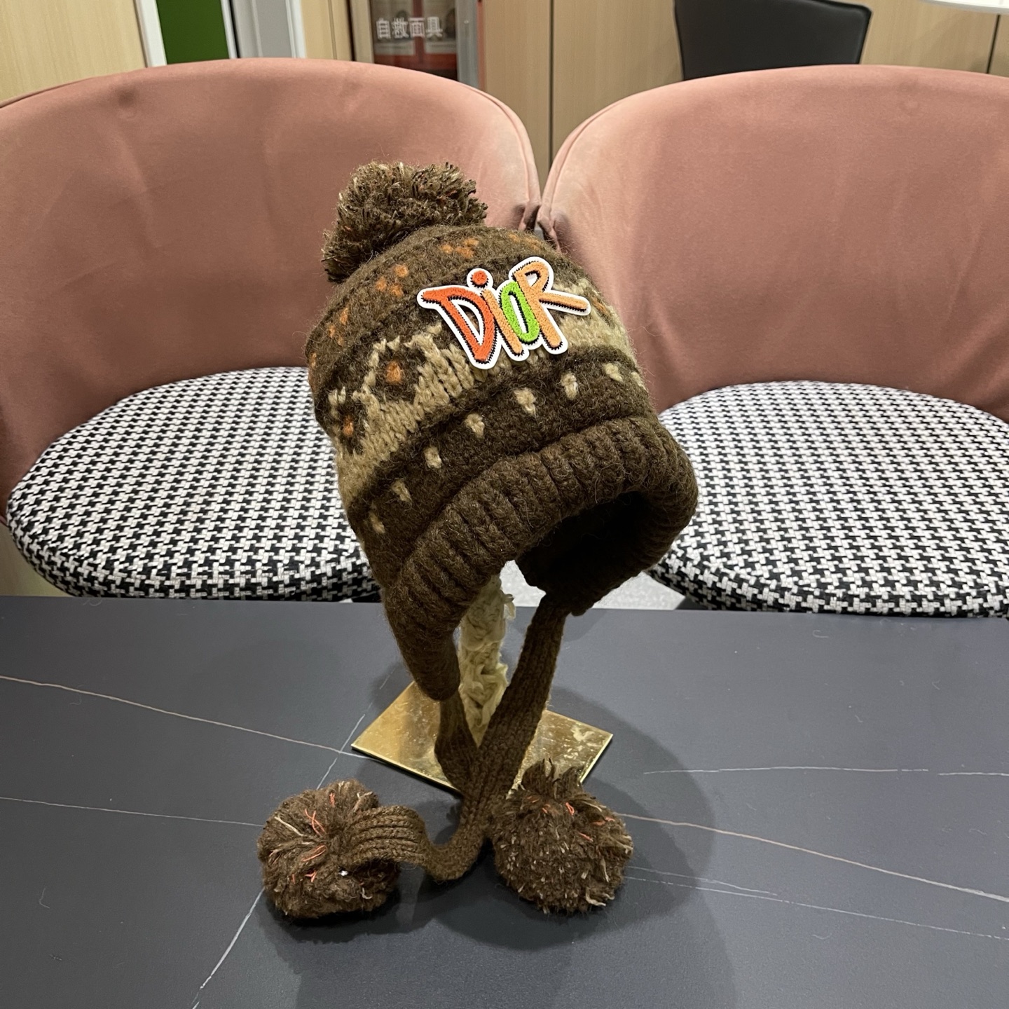  👒迪奥Dior👒 秋冬季民族风绒球针织毛线帽子女显脸小护耳保暖防寒包头雷锋帽子
