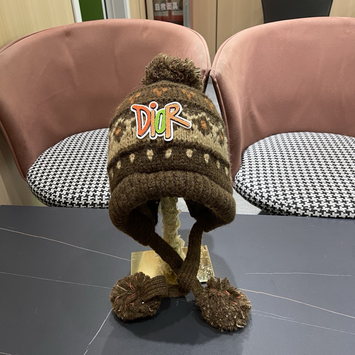  👒迪奥Dior👒 秋冬季民族风绒球针织毛线帽子女显脸小护耳保暖防寒包头雷锋帽子