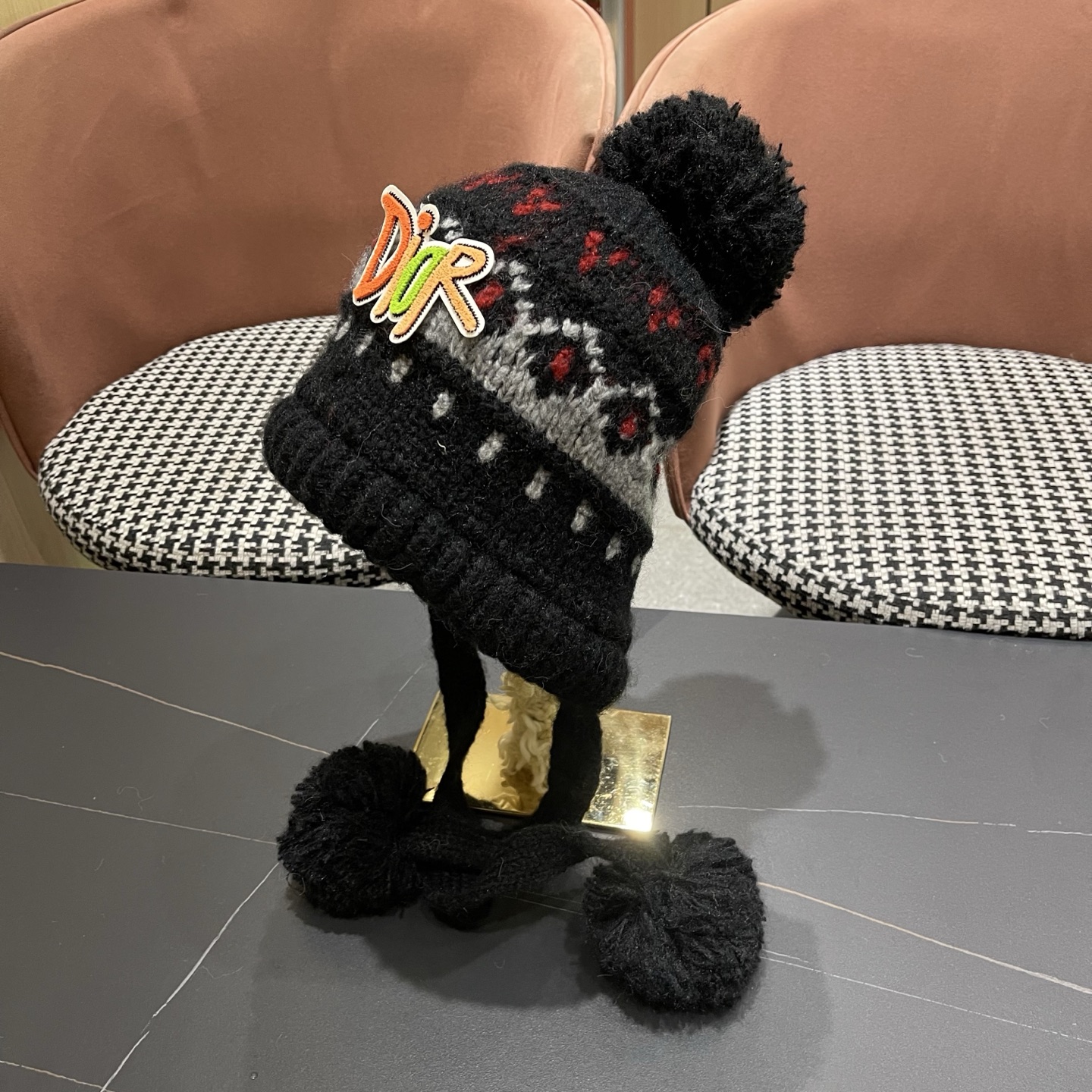  👒迪奥Dior👒 秋冬季民族风绒球针织毛线帽子女显脸小护耳保暖防寒包头雷锋帽子