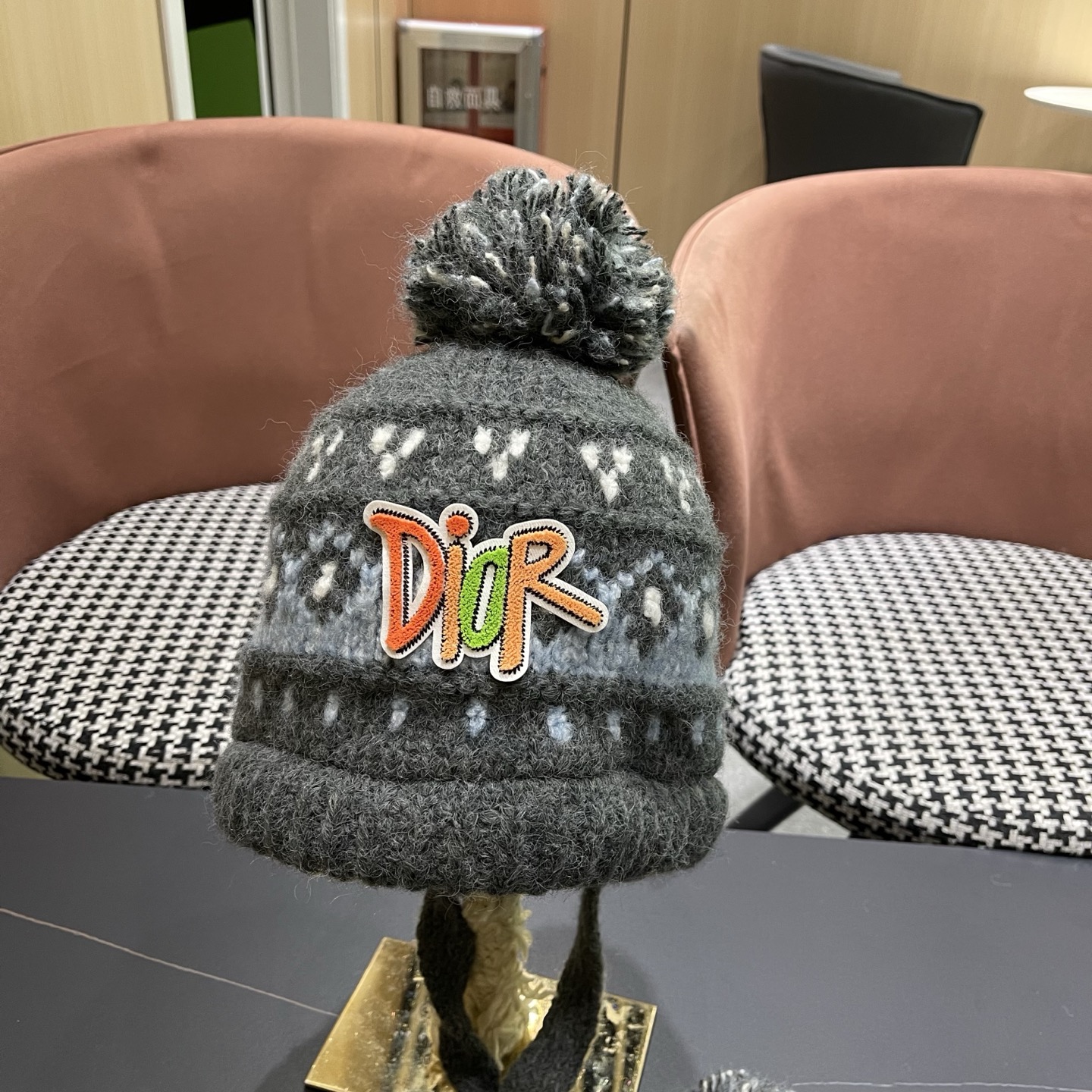  👒迪奥Dior👒 秋冬季民族风绒球针织毛线帽子女显脸小护耳保暖防寒包头雷锋帽子