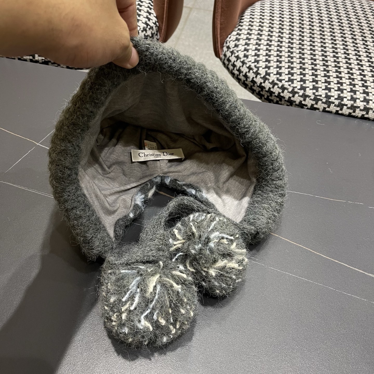  👒迪奥Dior👒 秋冬季民族风绒球针织毛线帽子女显脸小护耳保暖防寒包头雷锋帽子