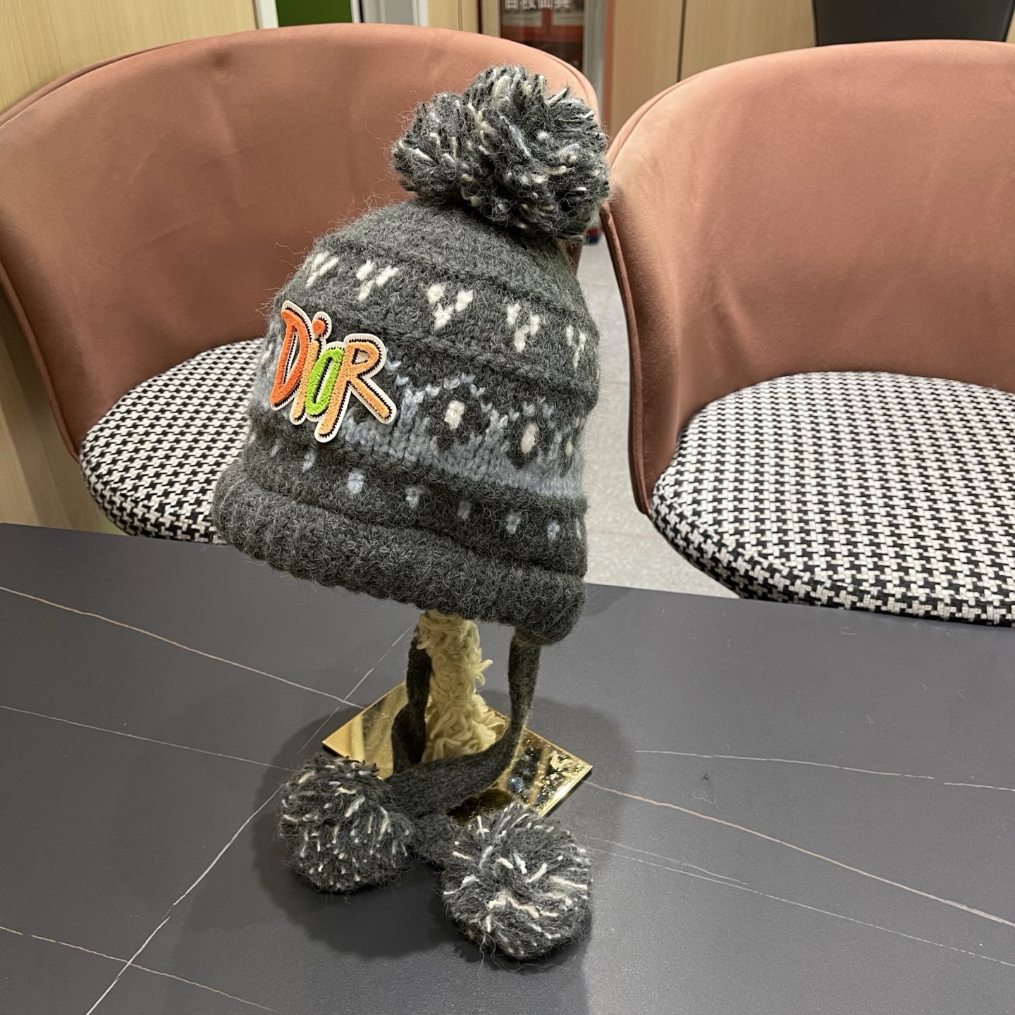  👒迪奥Dior👒 秋冬季民族风绒球针织毛线帽子女显脸小护耳保暖防寒包头雷锋帽子