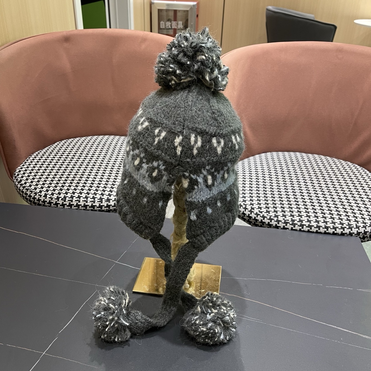  👒迪奥Dior👒 秋冬季民族风绒球针织毛线帽子女显脸小护耳保暖防寒包头雷锋帽子