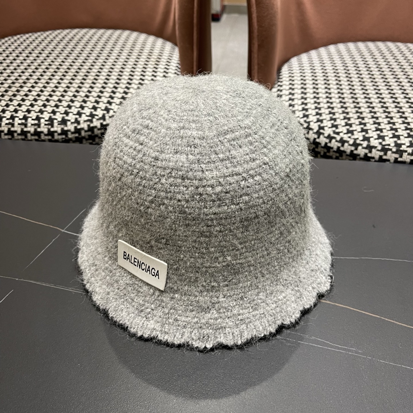  BALENCIAGA巴黎世家女童针织帽新款花朵毛线帽秋冬季韩版可爱显脸小水桶帽保暖帽