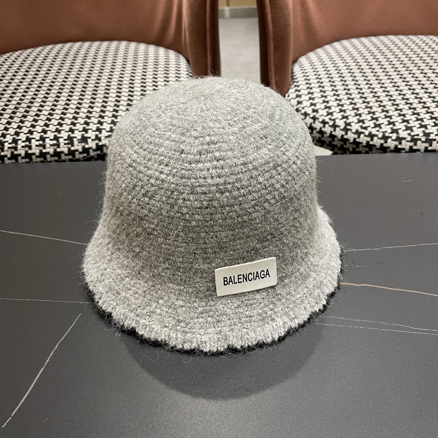  BALENCIAGA巴黎世家女童针织帽新款花朵毛线帽秋冬季韩版可爱显脸小水桶帽保暖帽