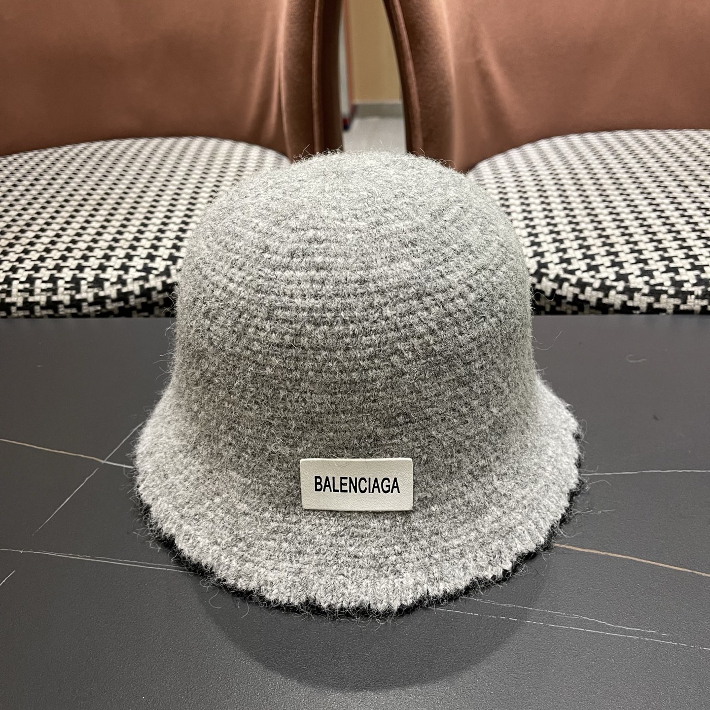  BALENCIAGA巴黎世家女童针织帽新款花朵毛线帽秋冬季韩版可爱显脸小水桶帽保暖帽