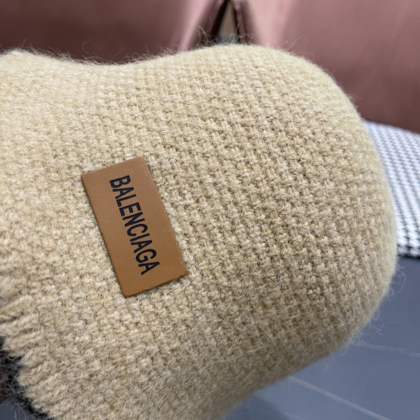  BALENCIAGA巴黎世家女童针织帽新款花朵毛线帽秋冬季韩版可爱显脸小水桶帽保暖帽