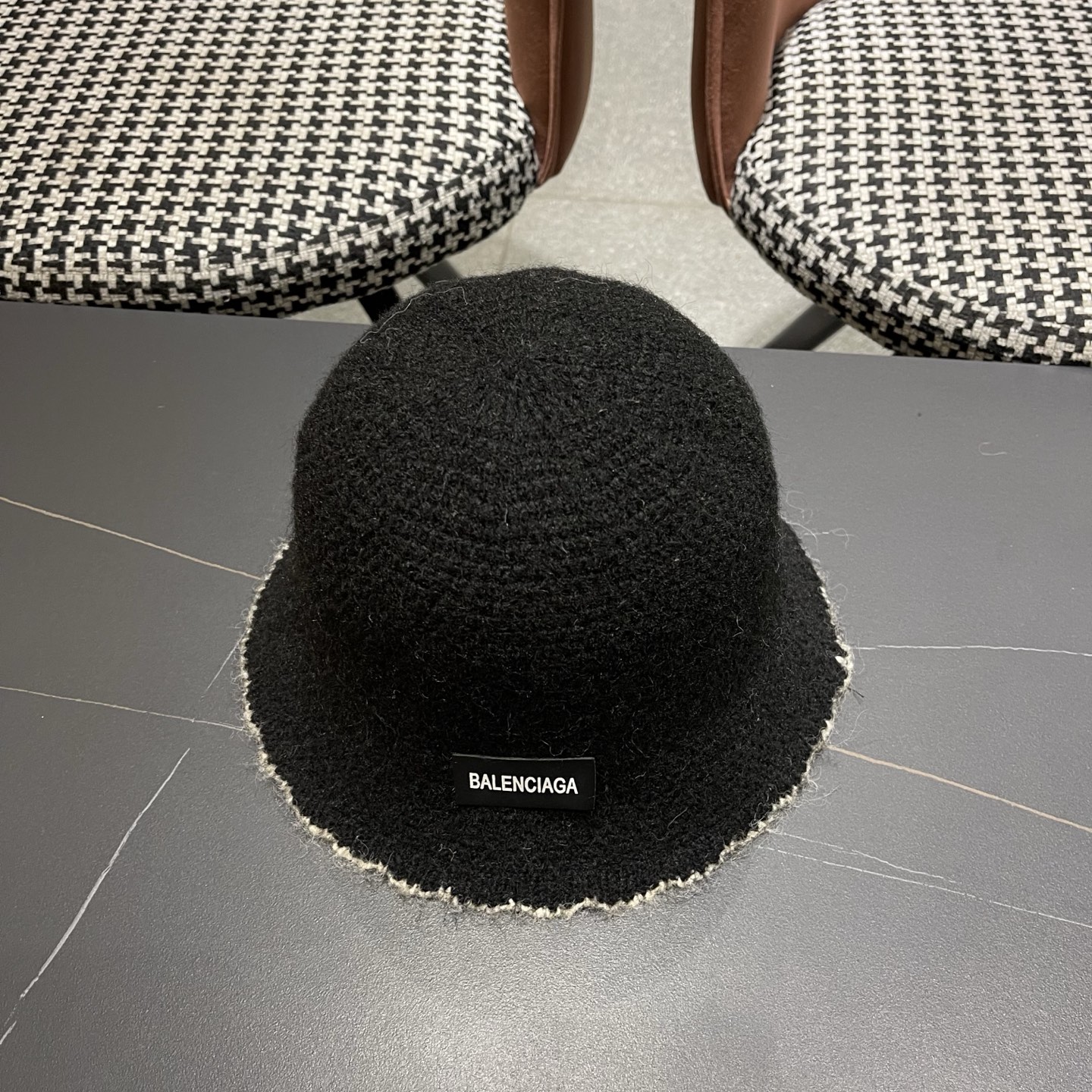  BALENCIAGA巴黎世家女童针织帽新款花朵毛线帽秋冬季韩版可爱显脸小水桶帽保暖帽