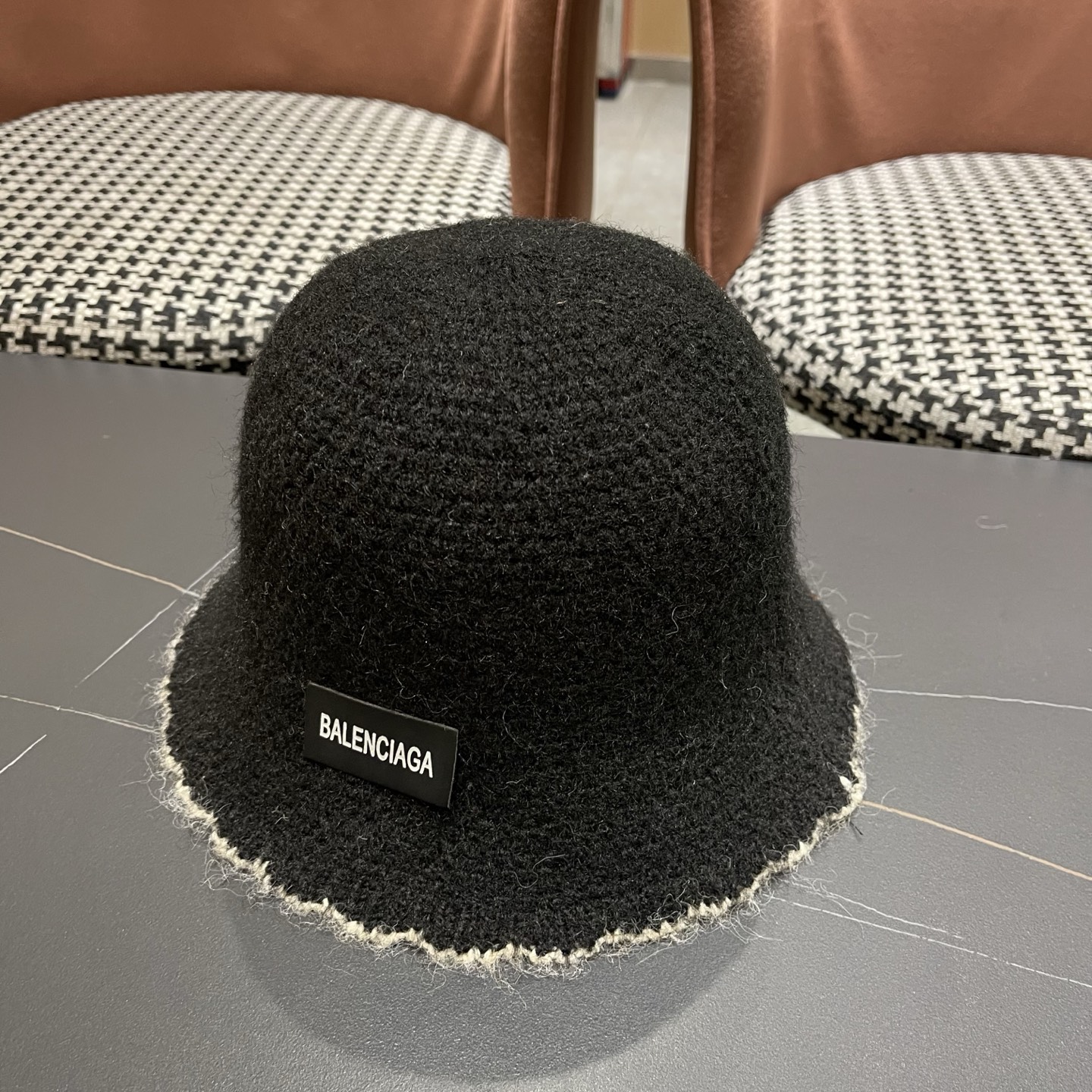  BALENCIAGA巴黎世家女童针织帽新款花朵毛线帽秋冬季韩版可爱显脸小水桶帽保暖帽