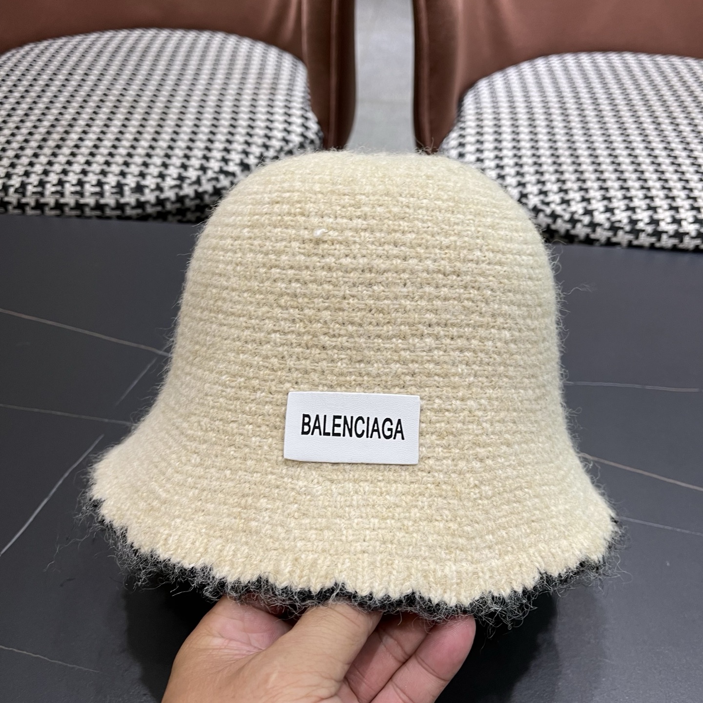  BALENCIAGA巴黎世家女童针织帽新款花朵毛线帽秋冬季韩版可爱显脸小水桶帽保暖帽