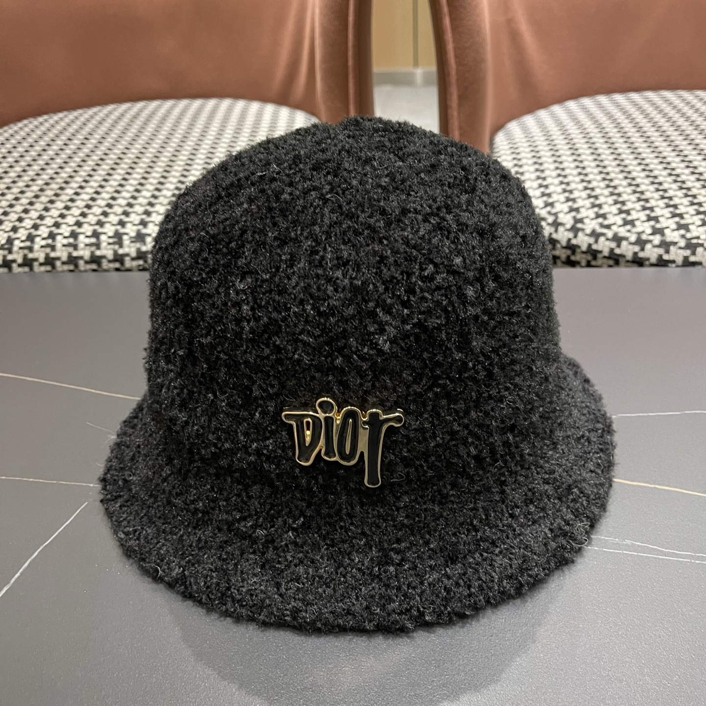  DIOR迪奥 毛茸茸渔夫帽冬天可爱毛毛绒绒秋冬季百搭帽子冬款女