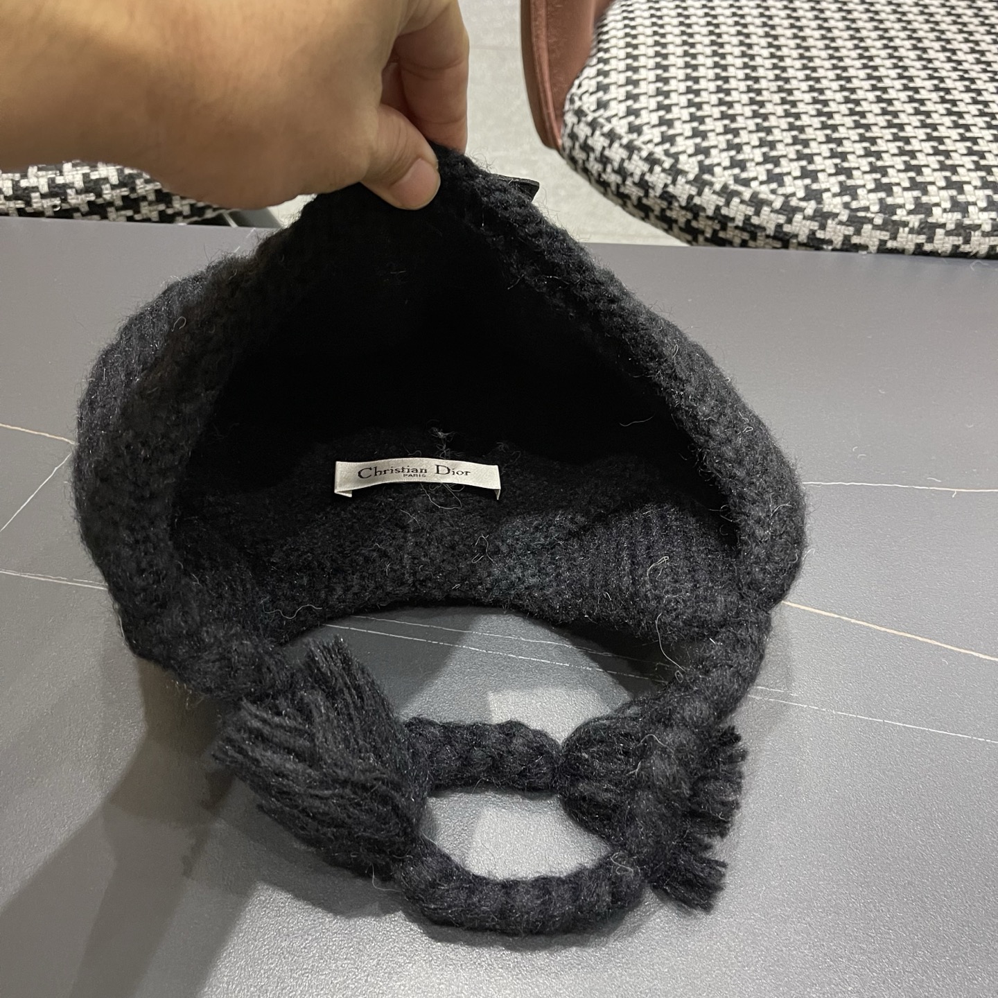  Dior迪奥韩版保暖百搭护耳帽冬季户外针织帽子时尚雷锋帽毛球包头帽女