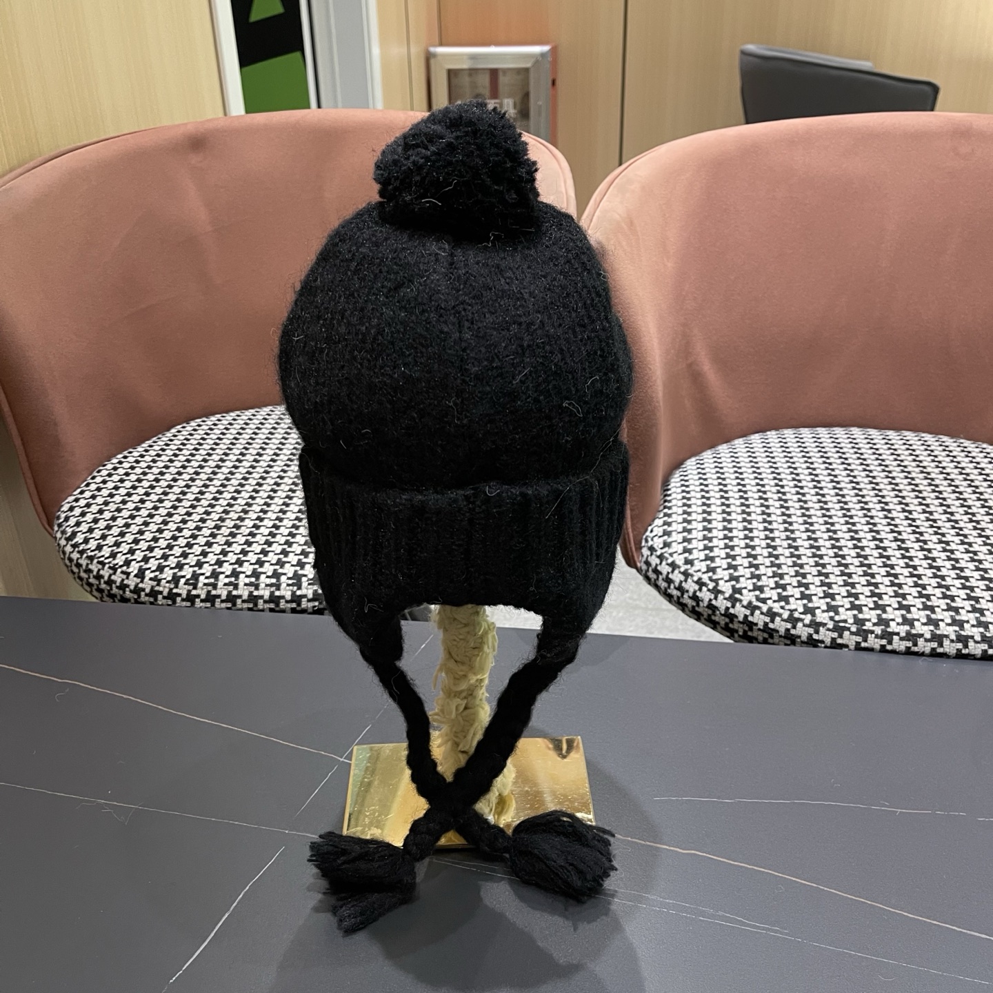  Dior迪奥韩版保暖百搭护耳帽冬季户外针织帽子时尚雷锋帽毛球包头帽女