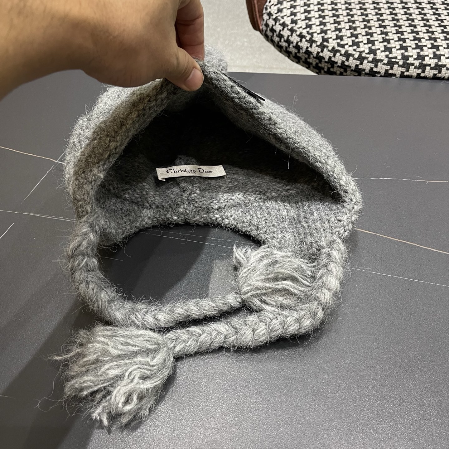  Dior迪奥韩版保暖百搭护耳帽冬季户外针织帽子时尚雷锋帽毛球包头帽女