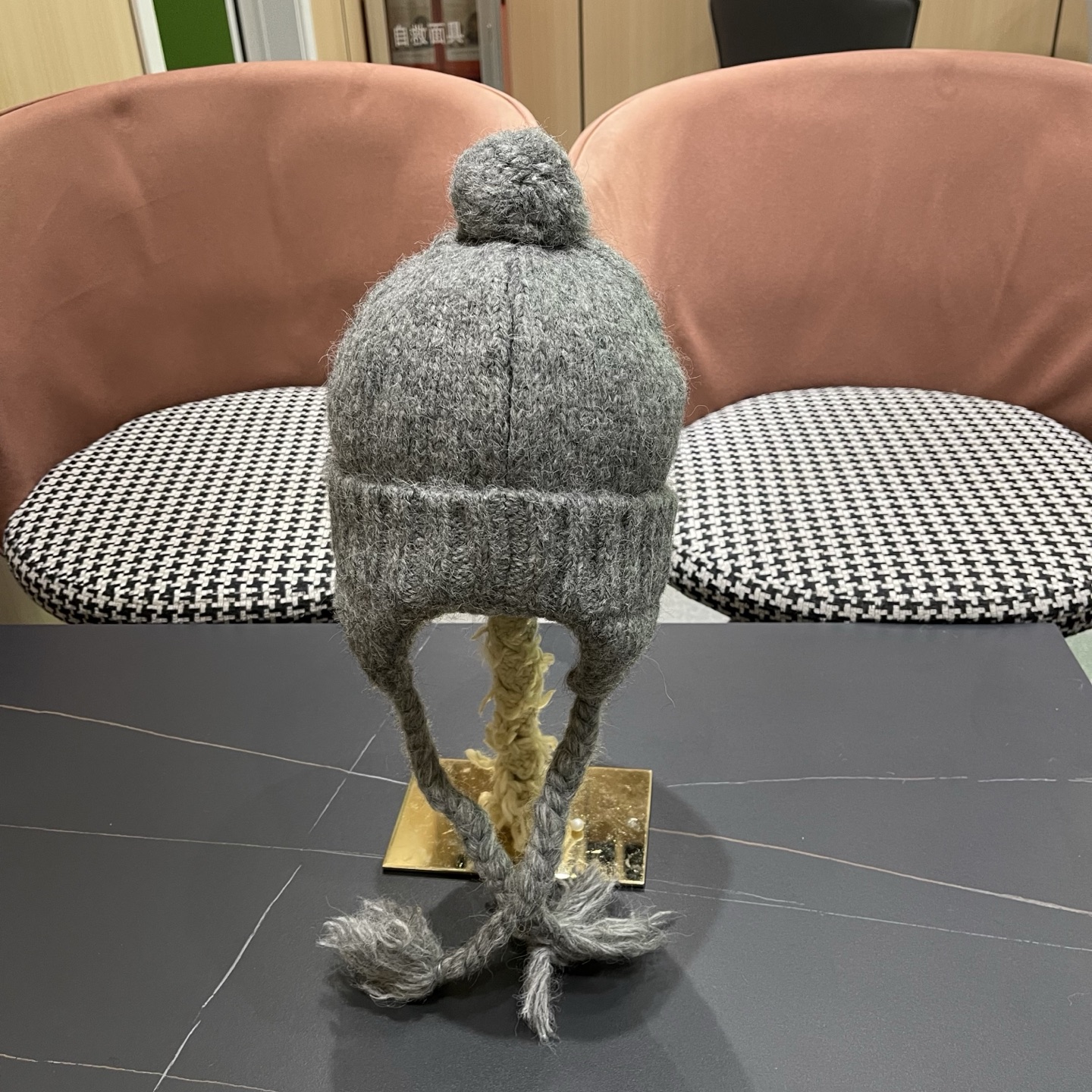  Dior迪奥韩版保暖百搭护耳帽冬季户外针织帽子时尚雷锋帽毛球包头帽女