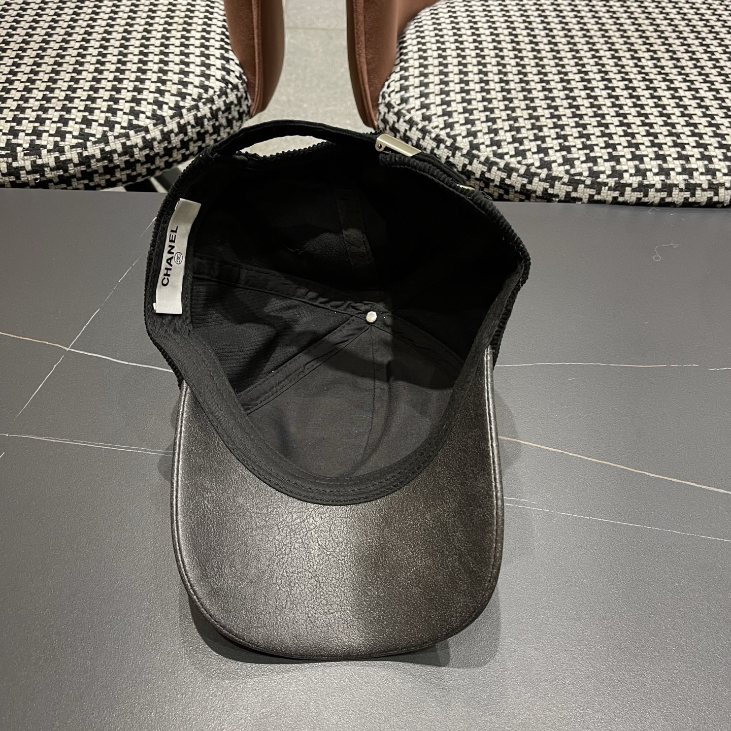  Chanel香奈儿复古灯芯绒棒球帽子女休闲时尚宽帽檐秋冬纯色百搭PU皮檐鸭舌帽男