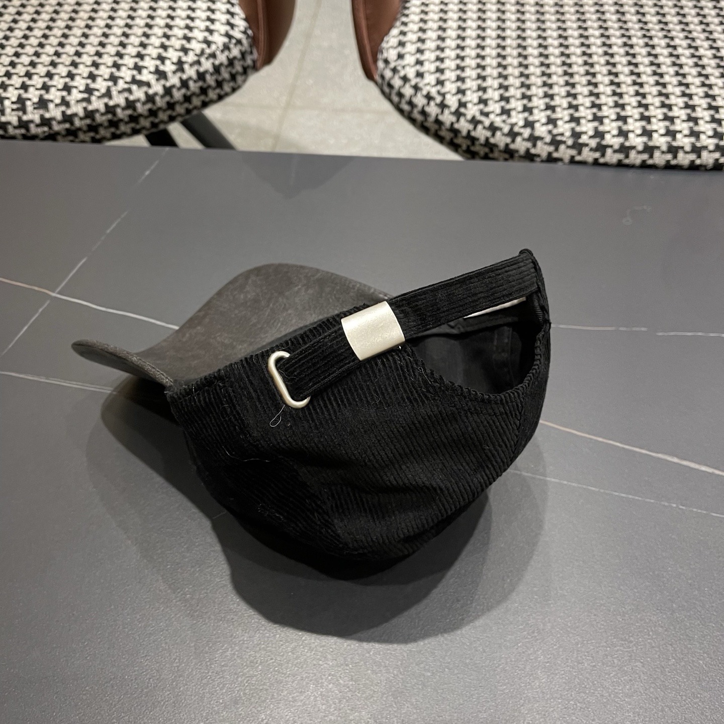  Chanel香奈儿复古灯芯绒棒球帽子女休闲时尚宽帽檐秋冬纯色百搭PU皮檐鸭舌帽男