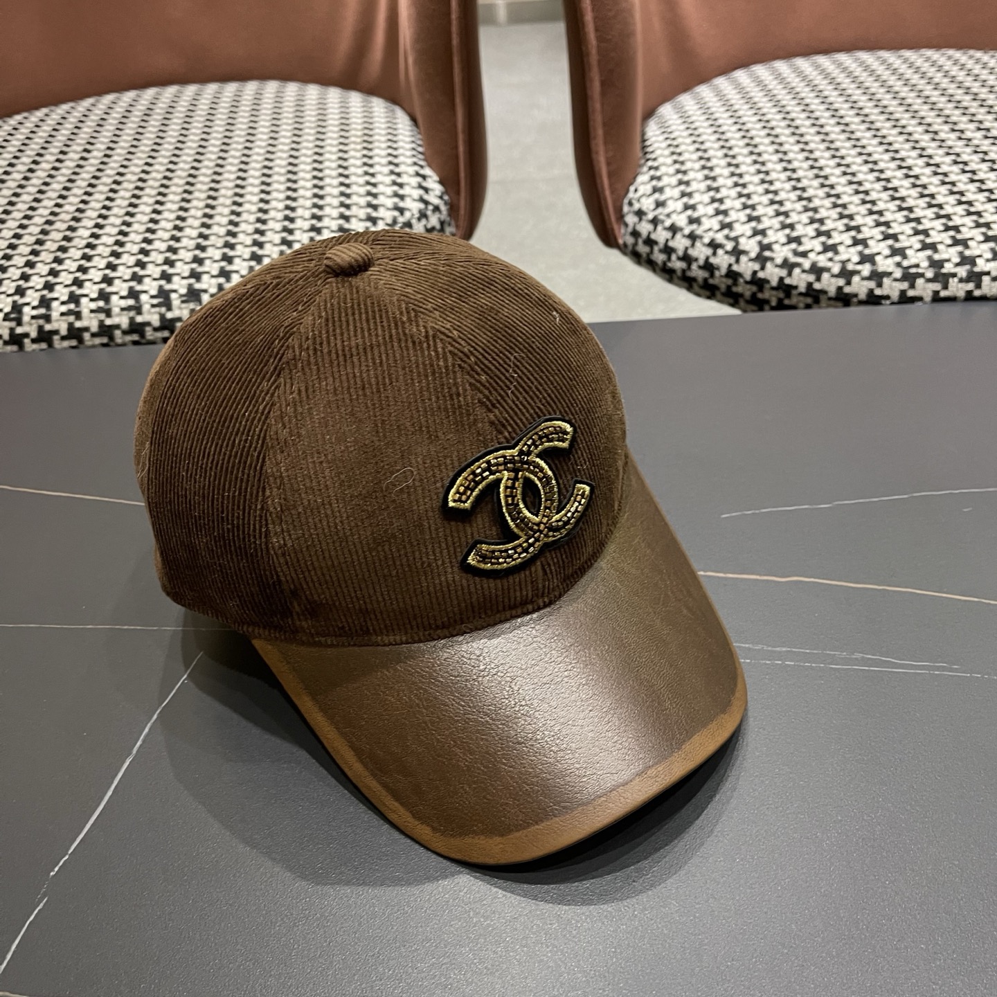  Chanel香奈儿复古灯芯绒棒球帽子女休闲时尚宽帽檐秋冬纯色百搭PU皮檐鸭舌帽男