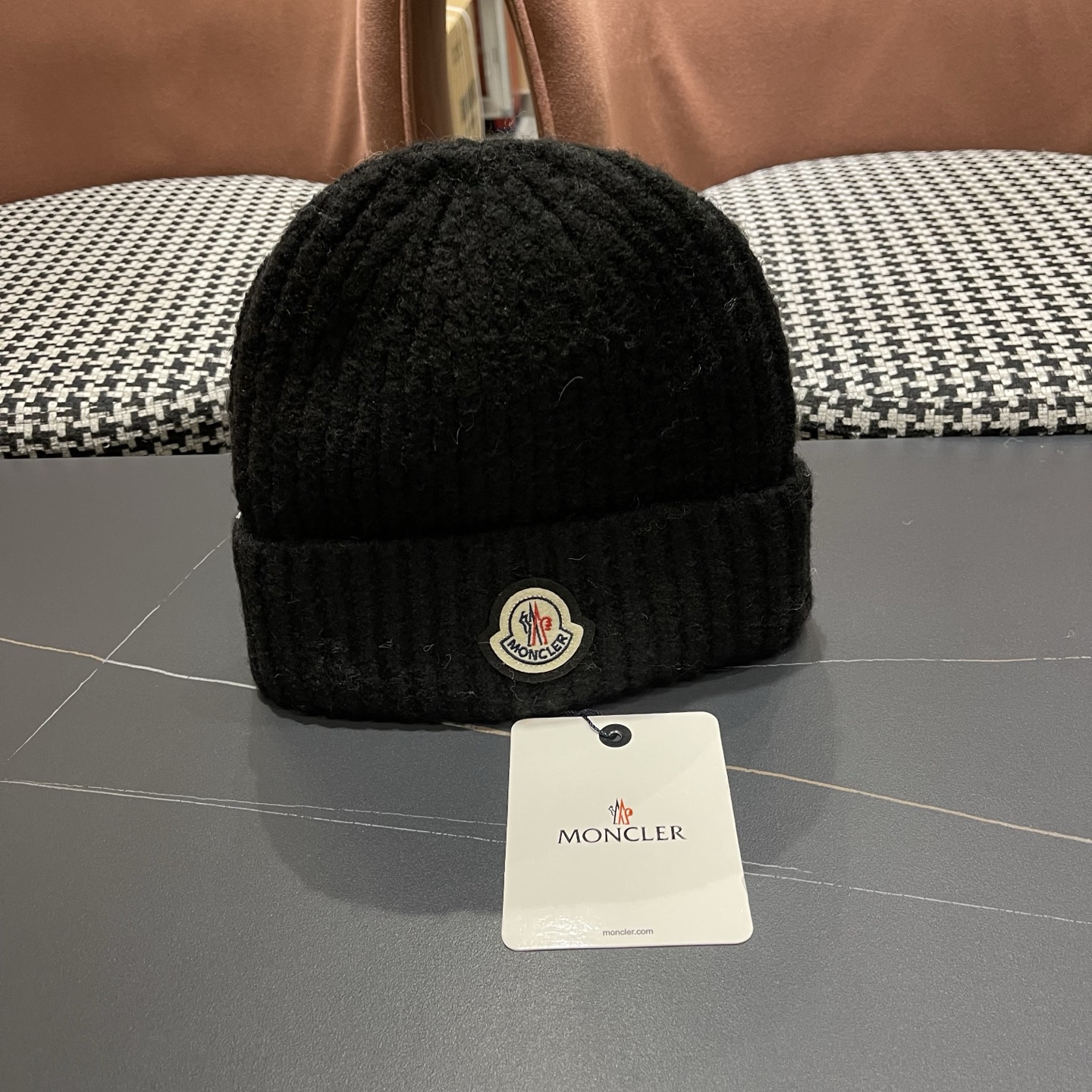  MONCLER蒙口🎩针织毛线帽，好品质高端大气，超柔软！超火爆💖质感很赞，出街超好搭配！时尚潮流！秋冬