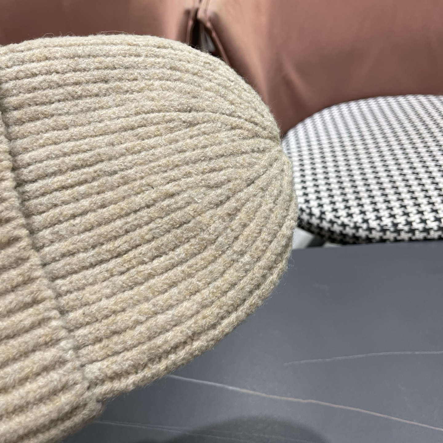  MONCLER蒙口🎩针织毛线帽，好品质高端大气，超柔软！超火爆💖质感很赞，出街超好搭配！时尚潮流！秋冬