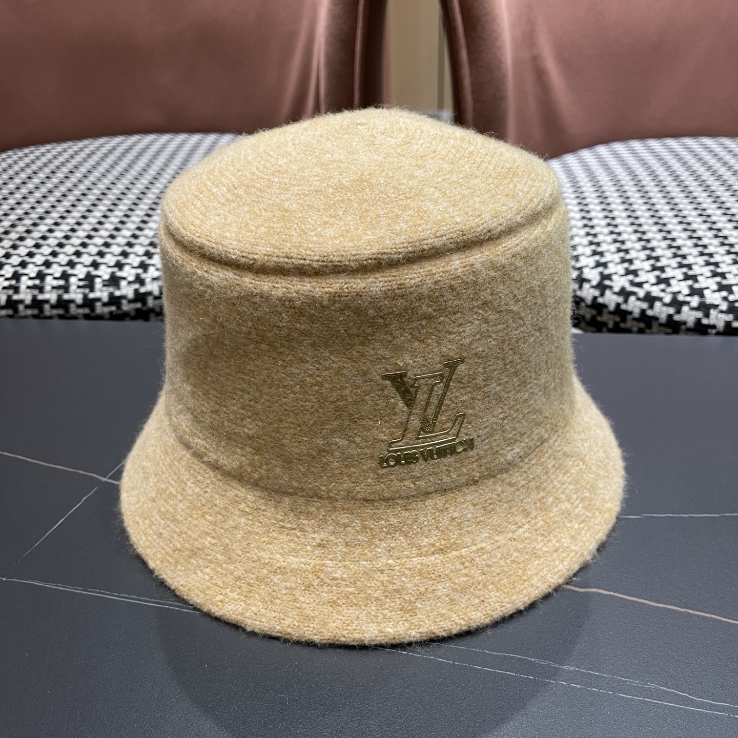  LV 路易威登👑2025 爆款渔夫帽子女秋冬季显脸小，渔夫水桶帽冬款保暖盆帽