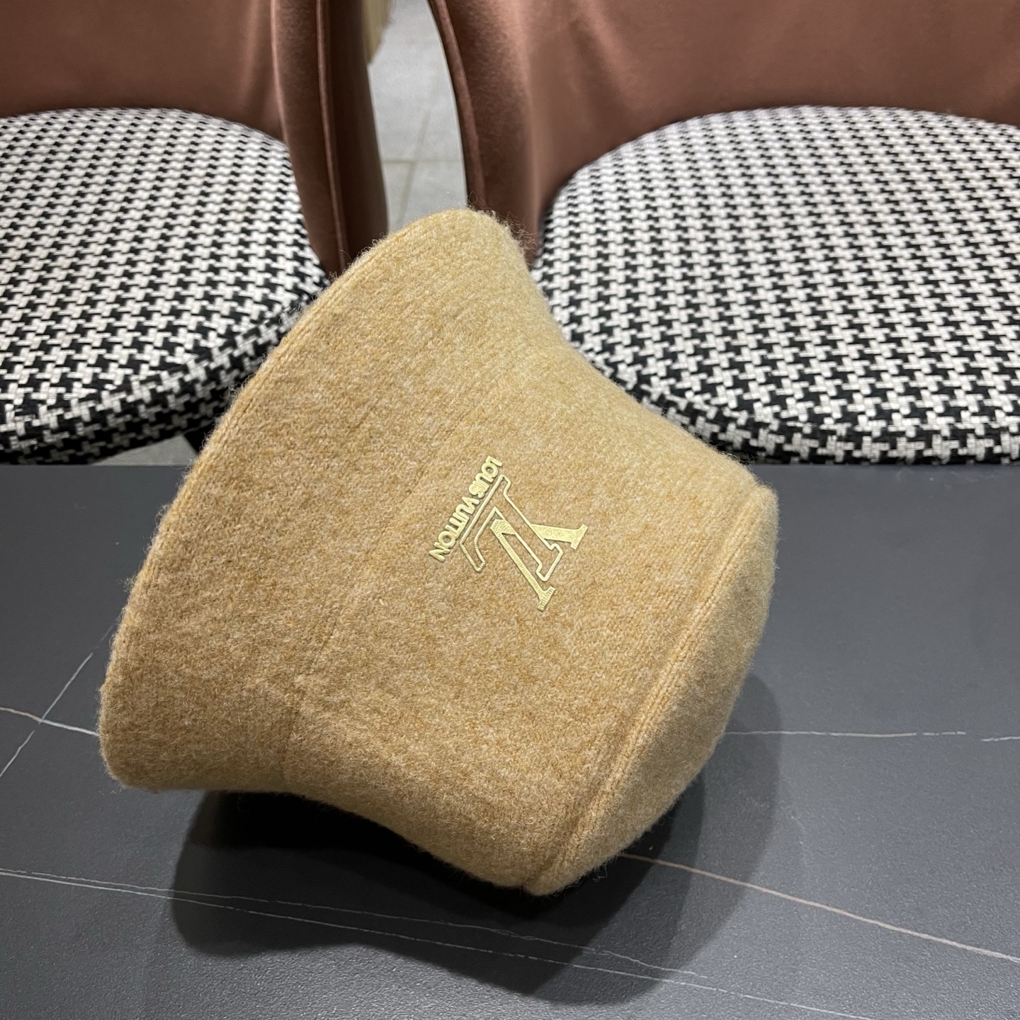  LV 路易威登👑2025 爆款渔夫帽子女秋冬季显脸小，渔夫水桶帽冬款保暖盆帽