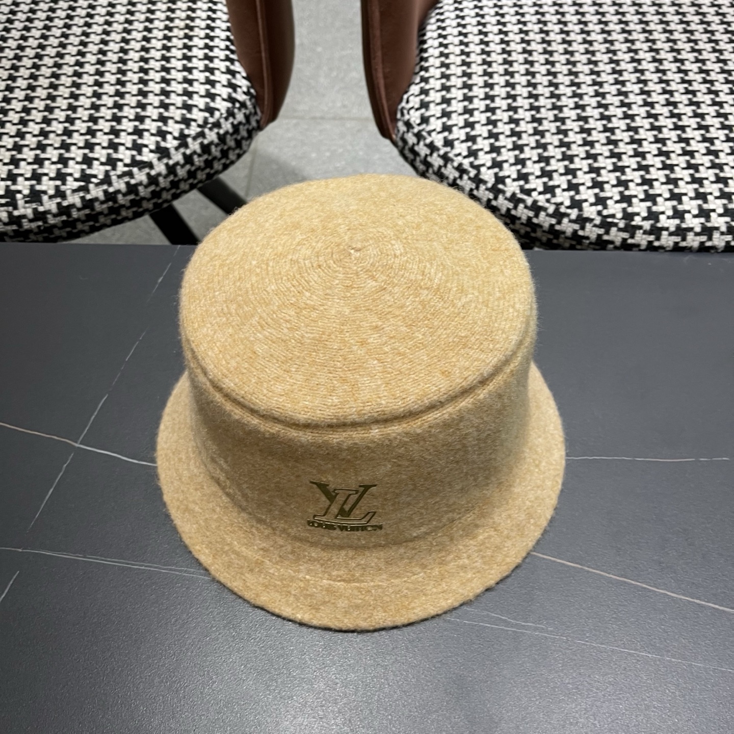  LV 路易威登👑2025 爆款渔夫帽子女秋冬季显脸小，渔夫水桶帽冬款保暖盆帽