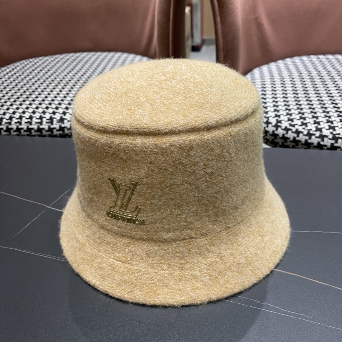  LV 路易威登👑2025 爆款渔夫帽子女秋冬季显脸小，渔夫水桶帽冬款保暖盆帽