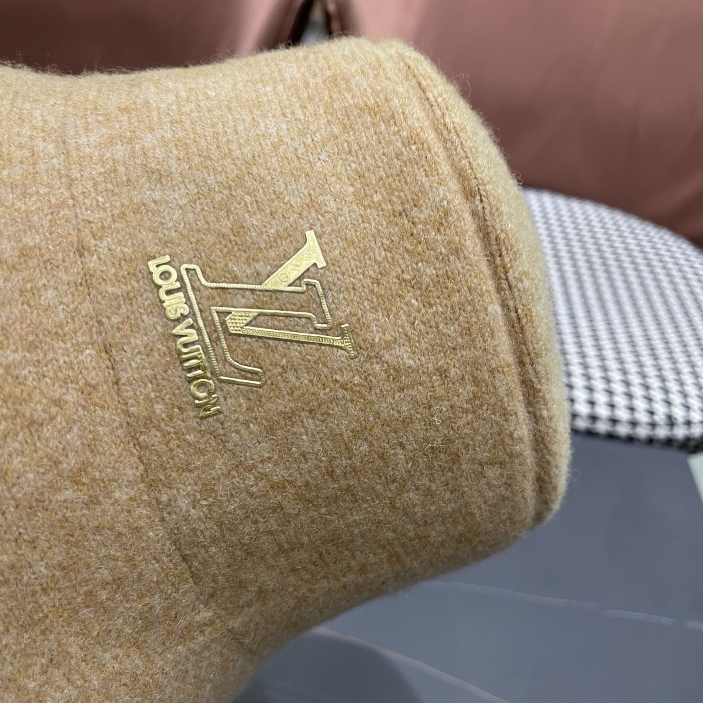  LV 路易威登👑2025 爆款渔夫帽子女秋冬季显脸小，渔夫水桶帽冬款保暖盆帽