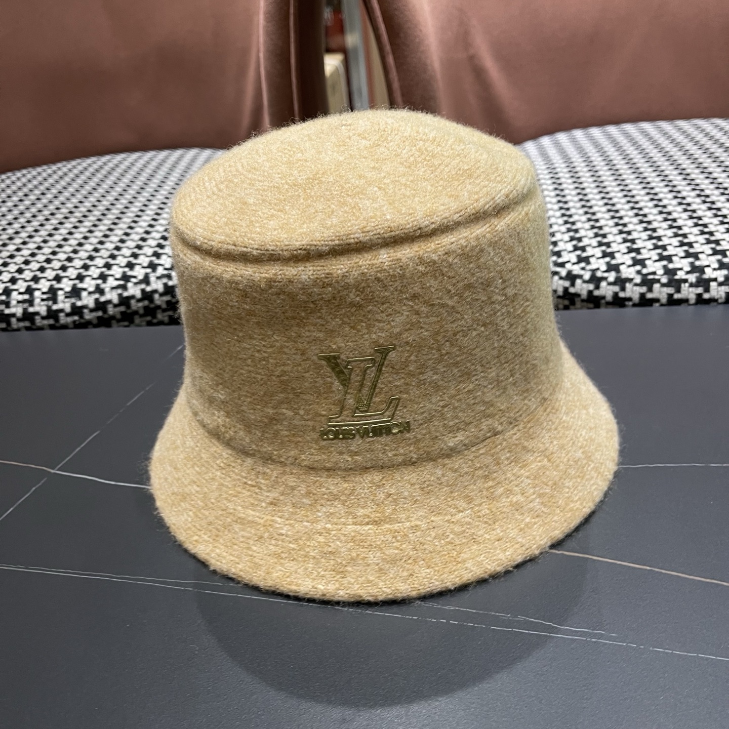  LV 路易威登👑2025 爆款渔夫帽子女秋冬季显脸小，渔夫水桶帽冬款保暖盆帽