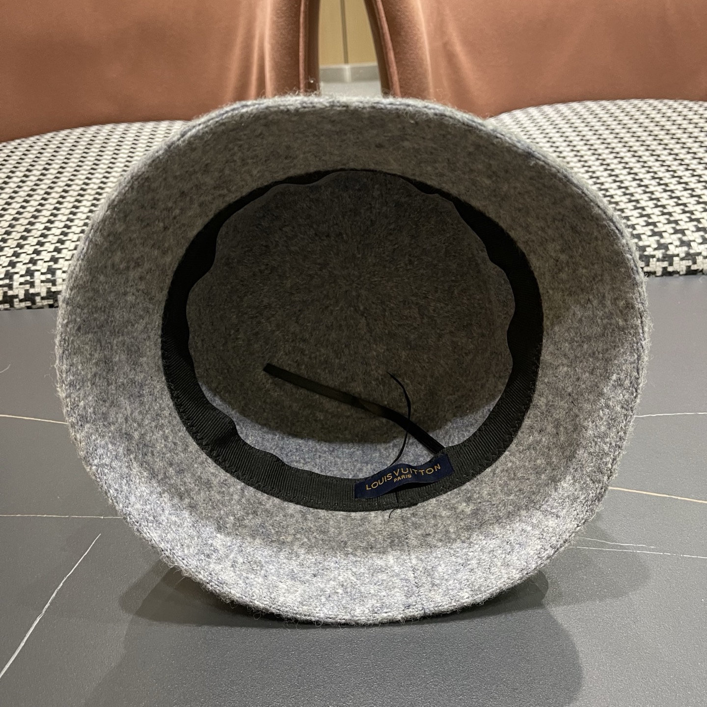  LV 路易威登👑2025 爆款渔夫帽子女秋冬季显脸小，渔夫水桶帽冬款保暖盆帽