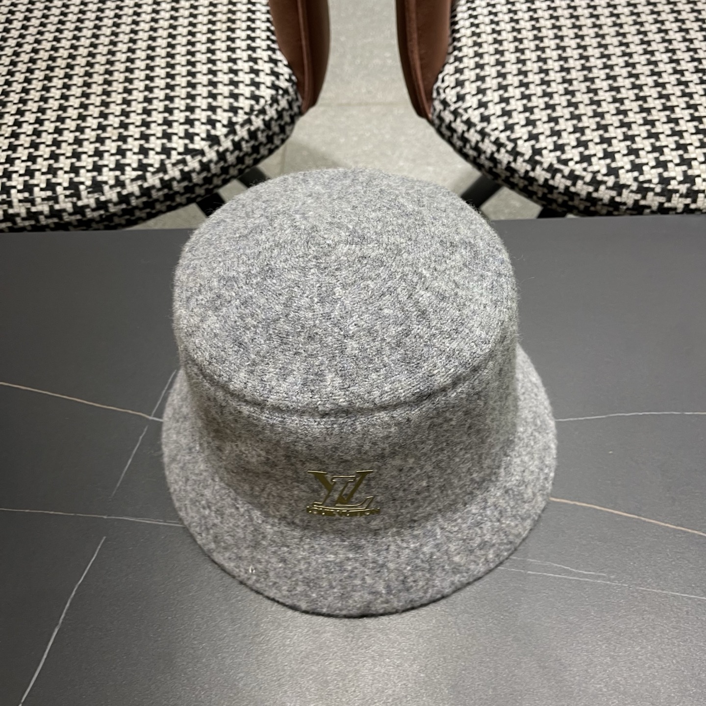  LV 路易威登👑2025 爆款渔夫帽子女秋冬季显脸小，渔夫水桶帽冬款保暖盆帽