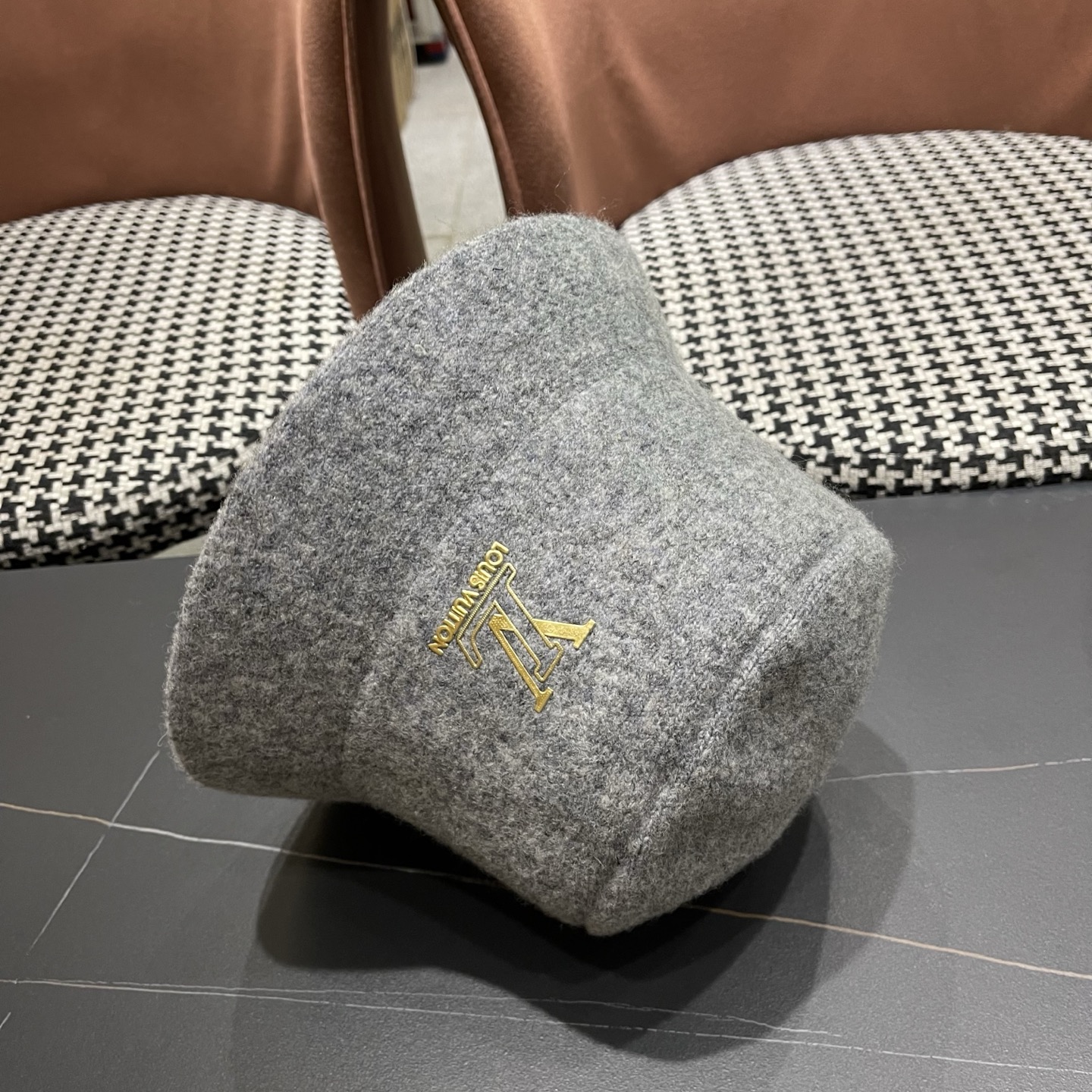  LV 路易威登👑2025 爆款渔夫帽子女秋冬季显脸小，渔夫水桶帽冬款保暖盆帽