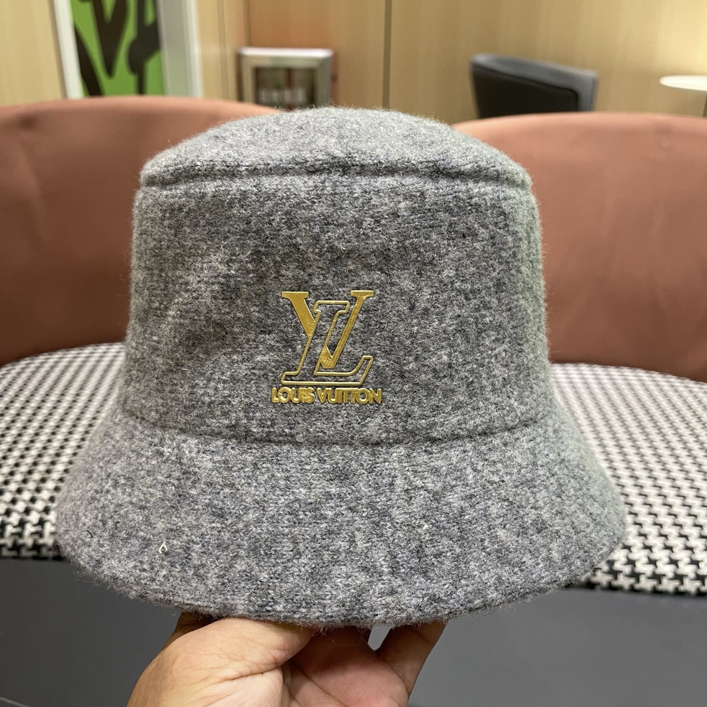  LV 路易威登👑2025 爆款渔夫帽子女秋冬季显脸小，渔夫水桶帽冬款保暖盆帽