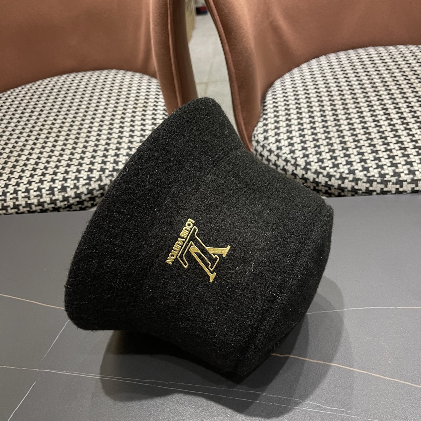  LV 路易威登👑2025 爆款渔夫帽子女秋冬季显脸小，渔夫水桶帽冬款保暖盆帽